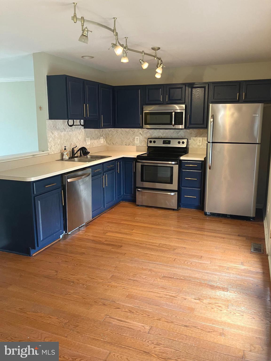 MILLS FARM - Residential