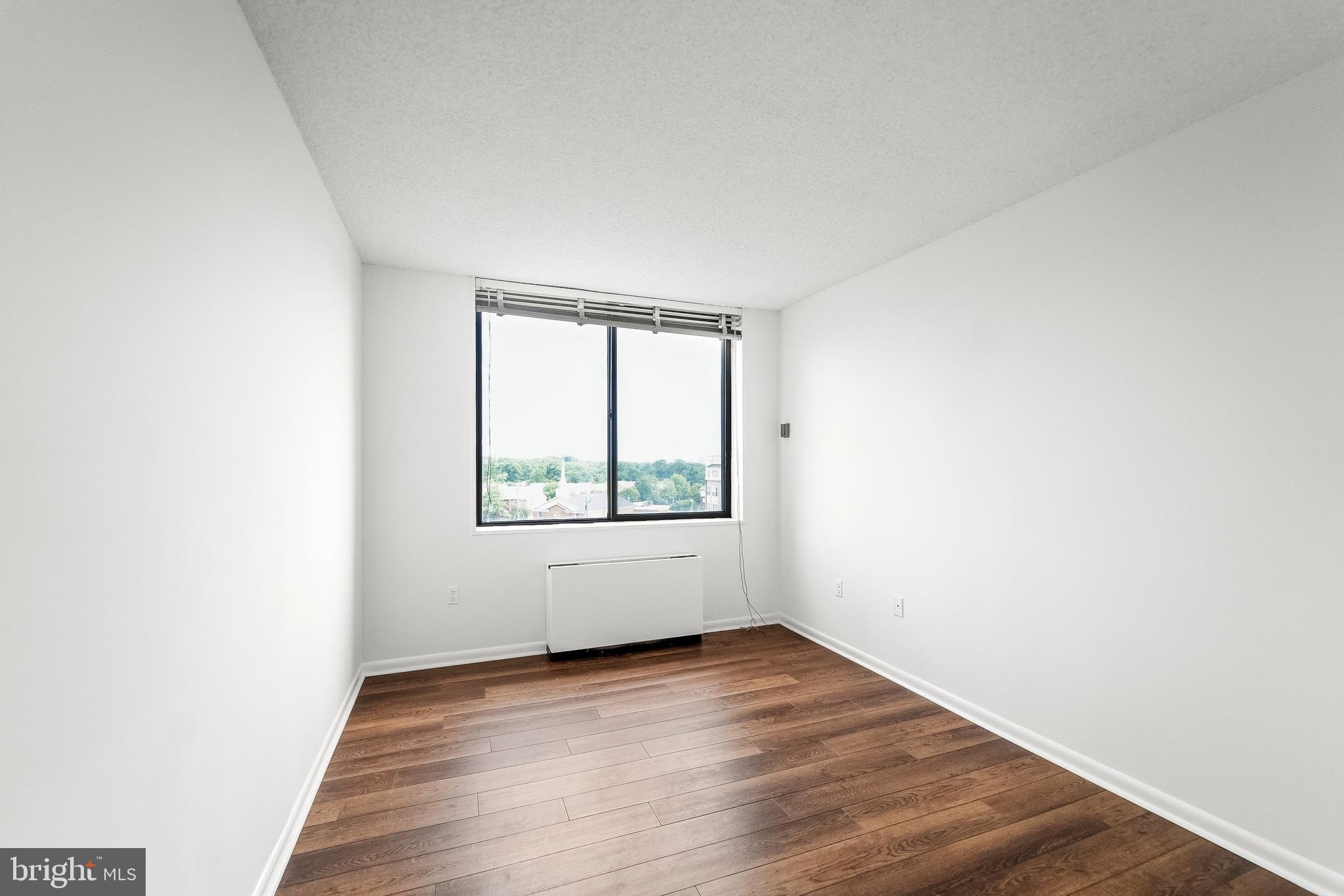 SKYLINE PLAZA - Residential