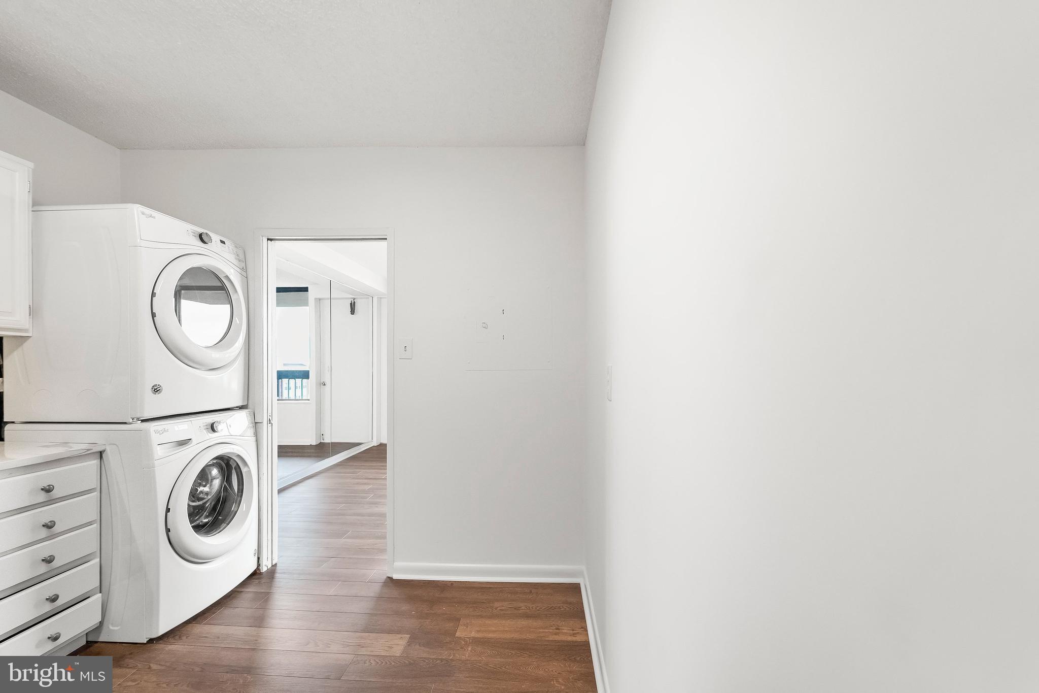 SKYLINE PLAZA - Residential