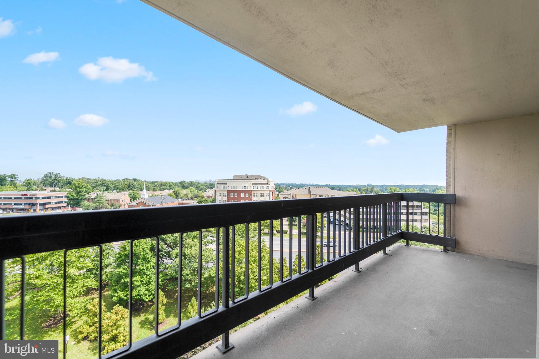 SKYLINE PLAZA - Residential