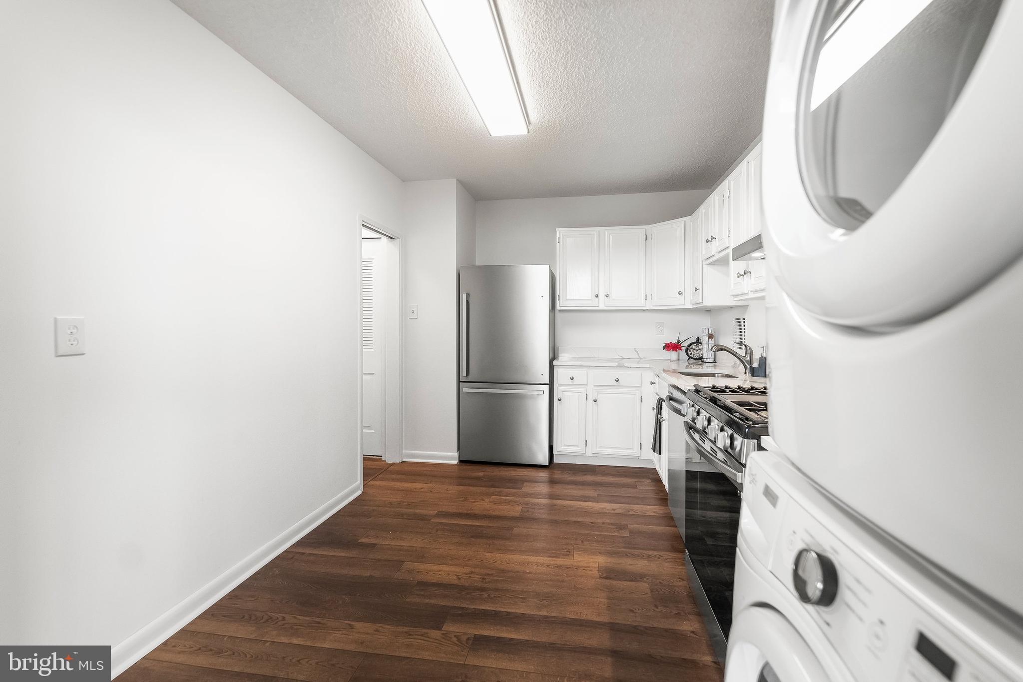 SKYLINE PLAZA - Residential