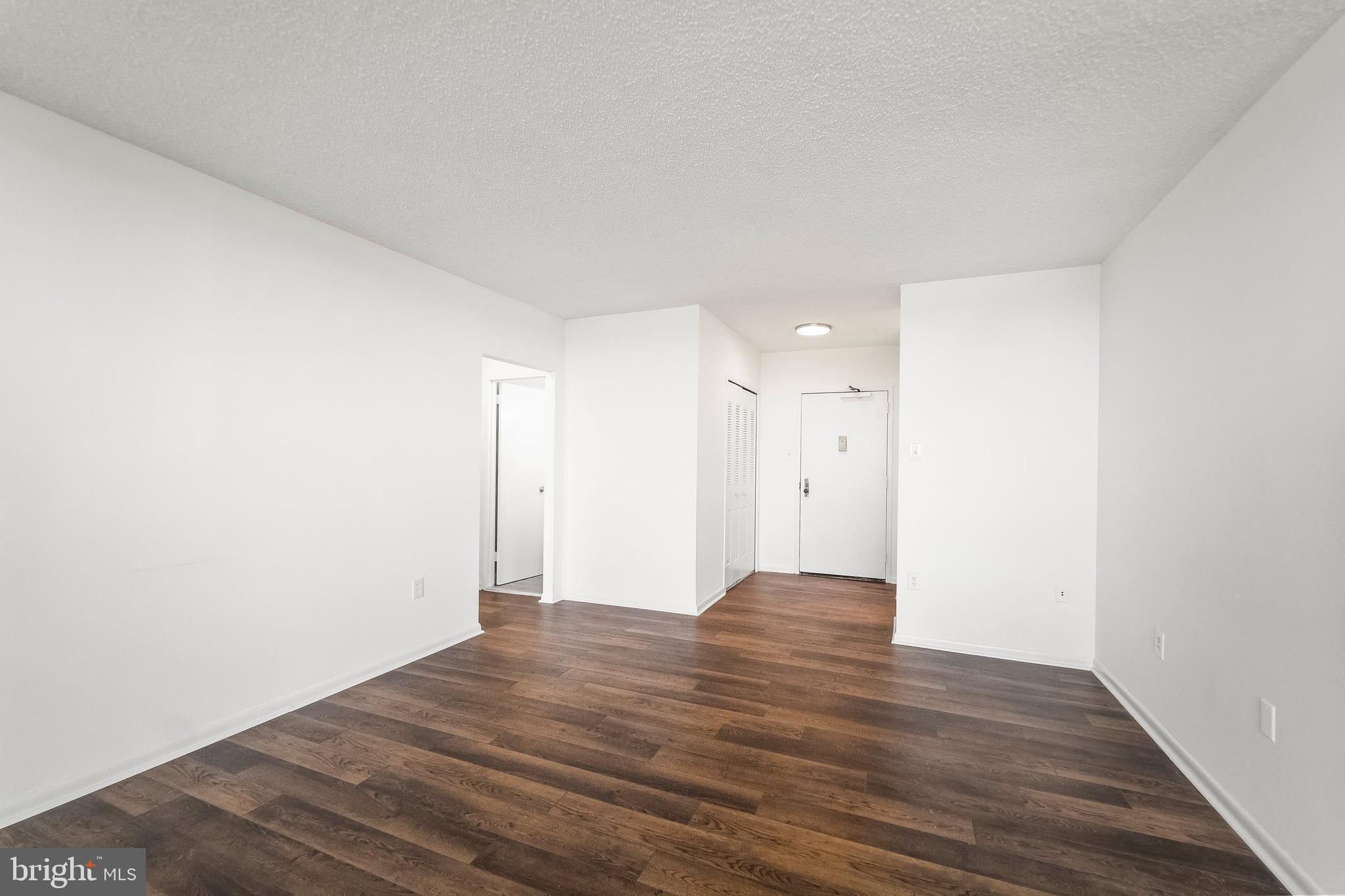 SKYLINE PLAZA - Residential