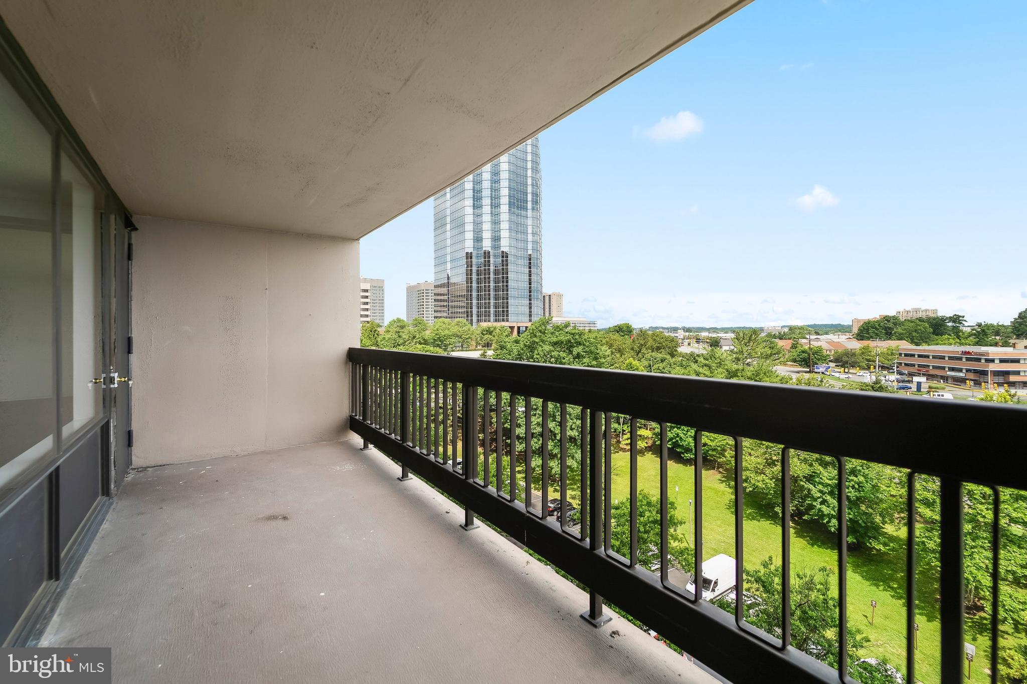 SKYLINE PLAZA - Residential