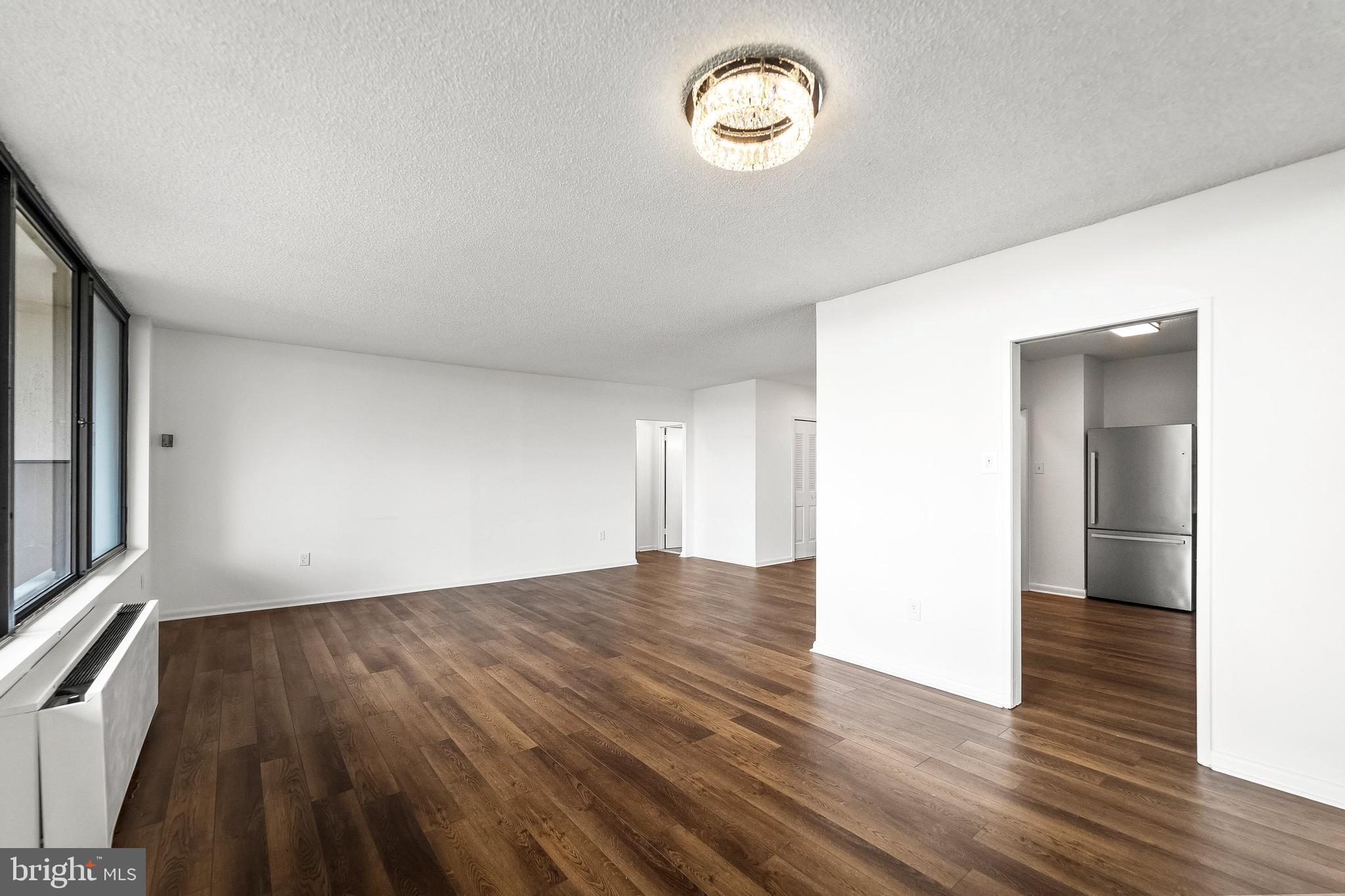 SKYLINE PLAZA - Residential