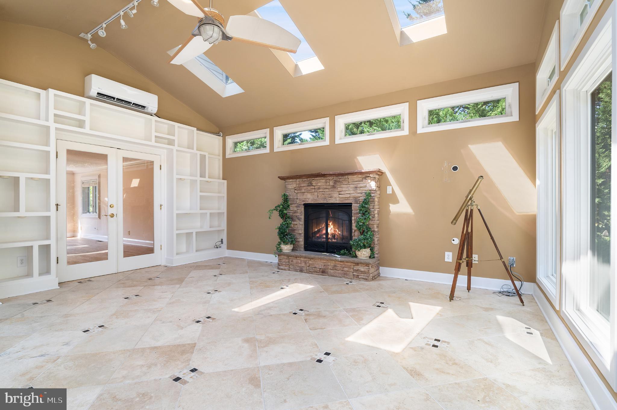 NORWOOD ESTATES - Residential Lease