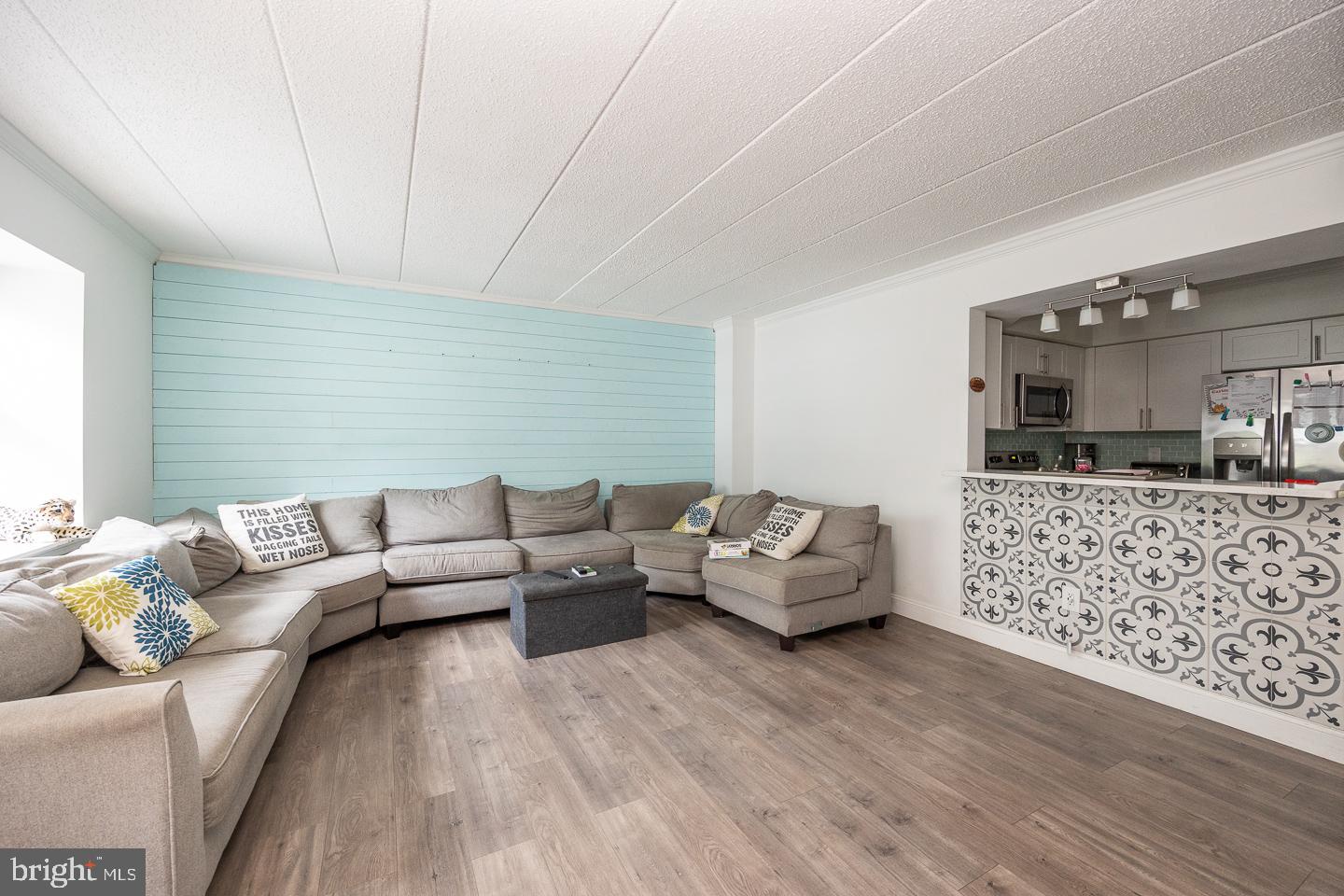 750 E MARSHALL STREET 402