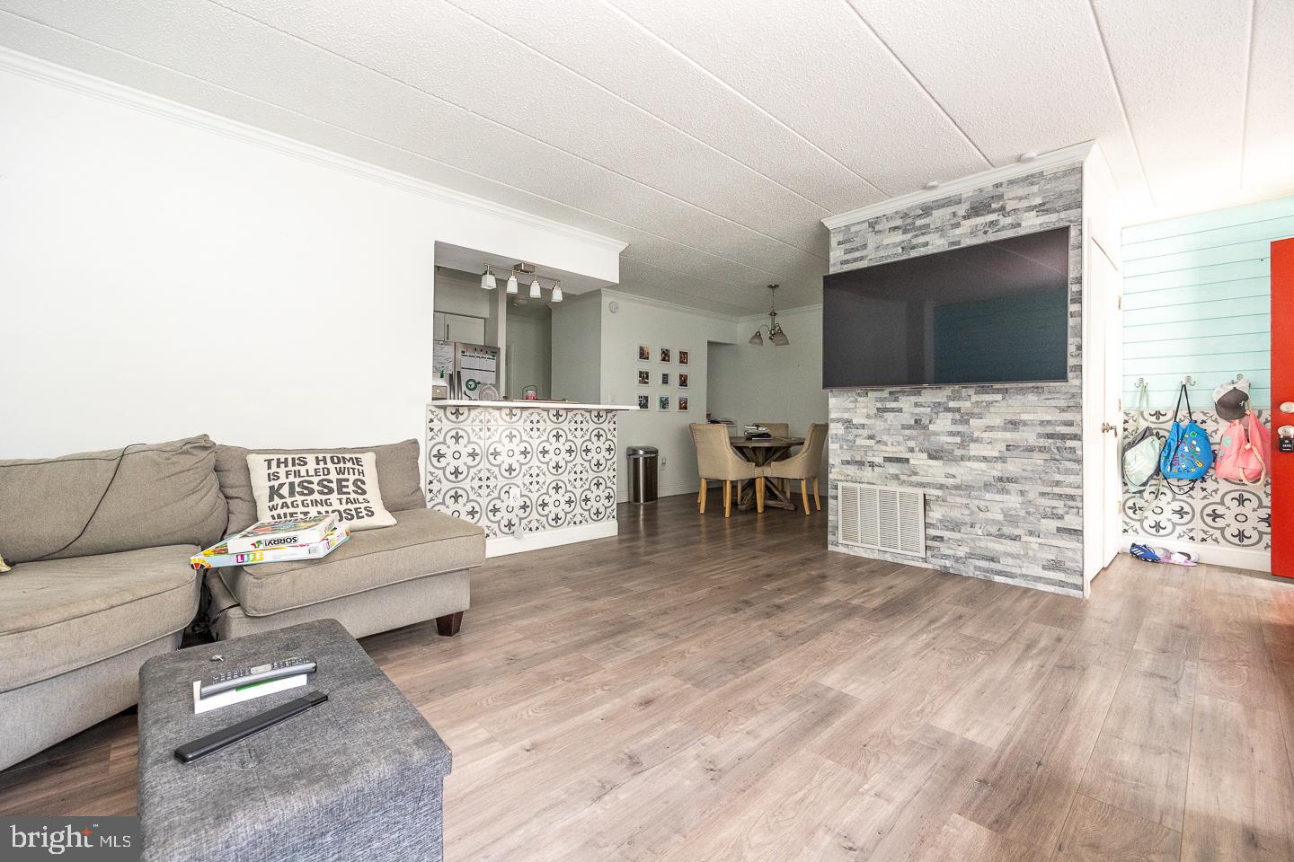 750 E MARSHALL STREET 402