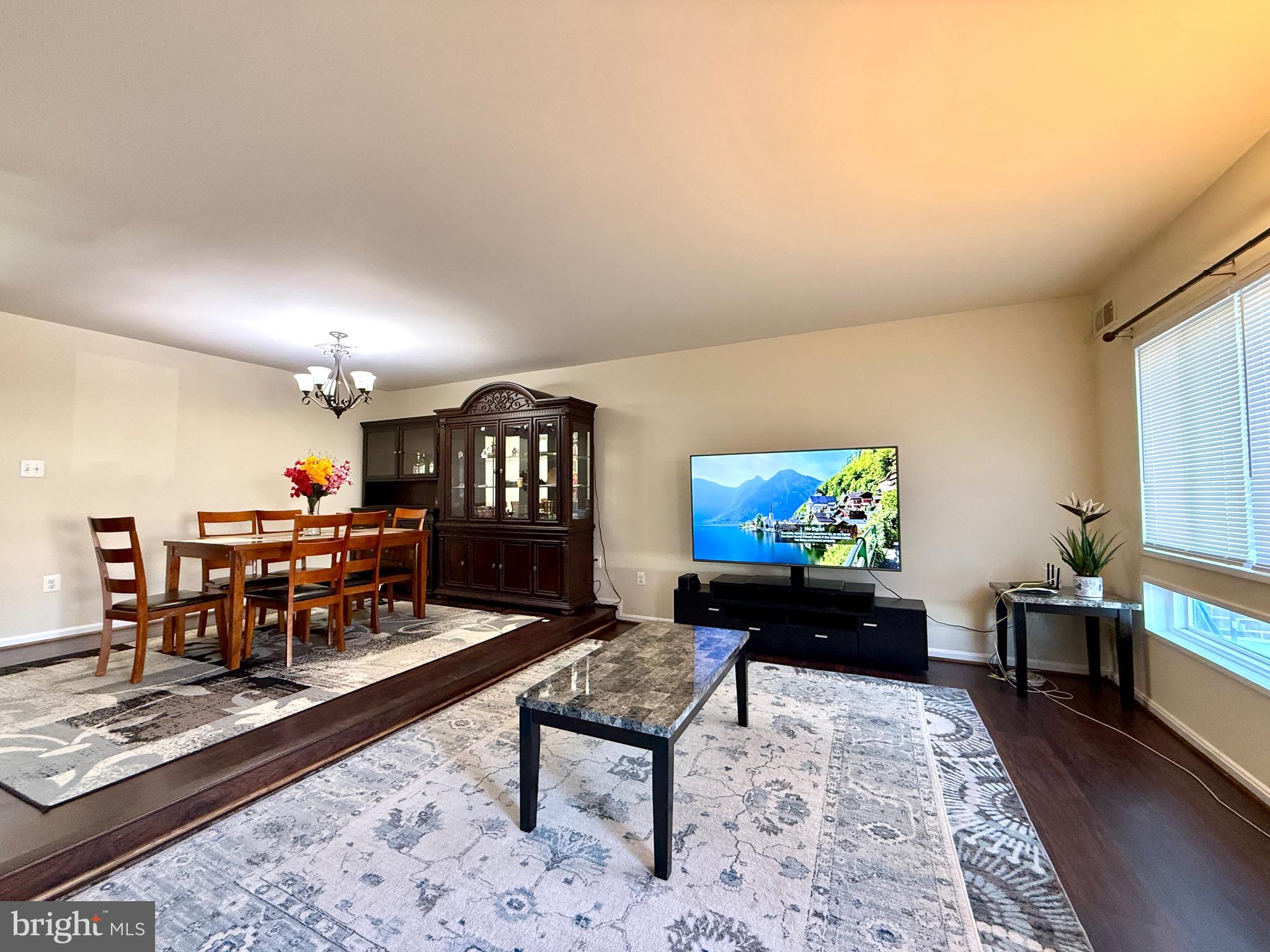 COVERSTONE SQUARE - Residential