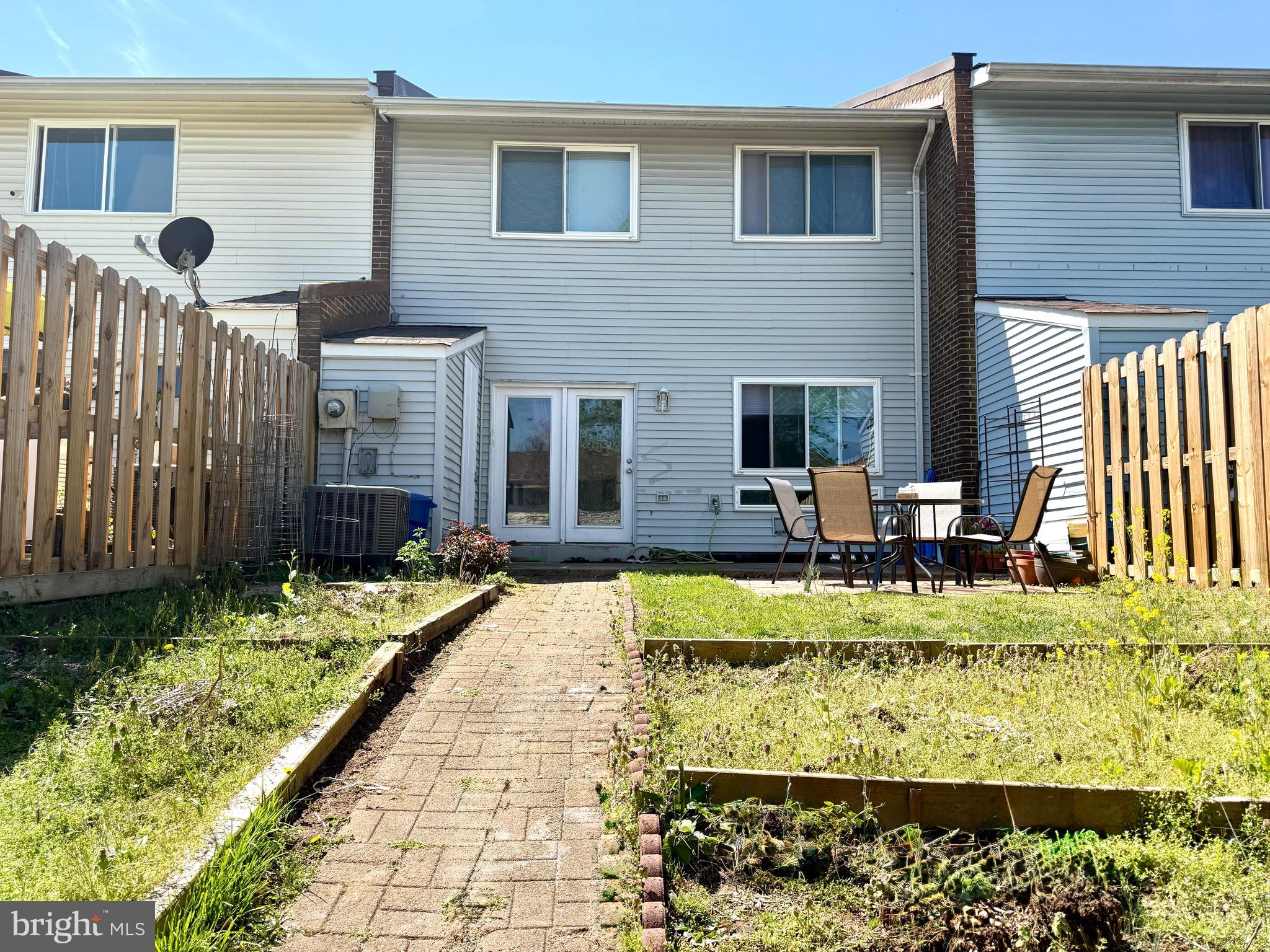 COVERSTONE SQUARE - Residential