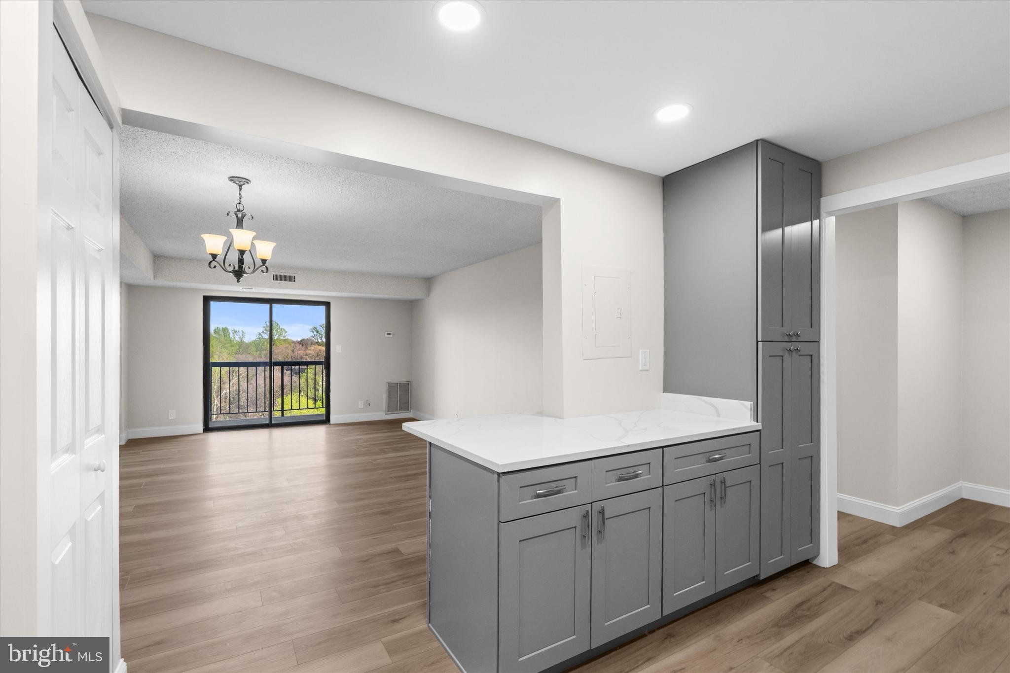 3800 POWELL LANE 905