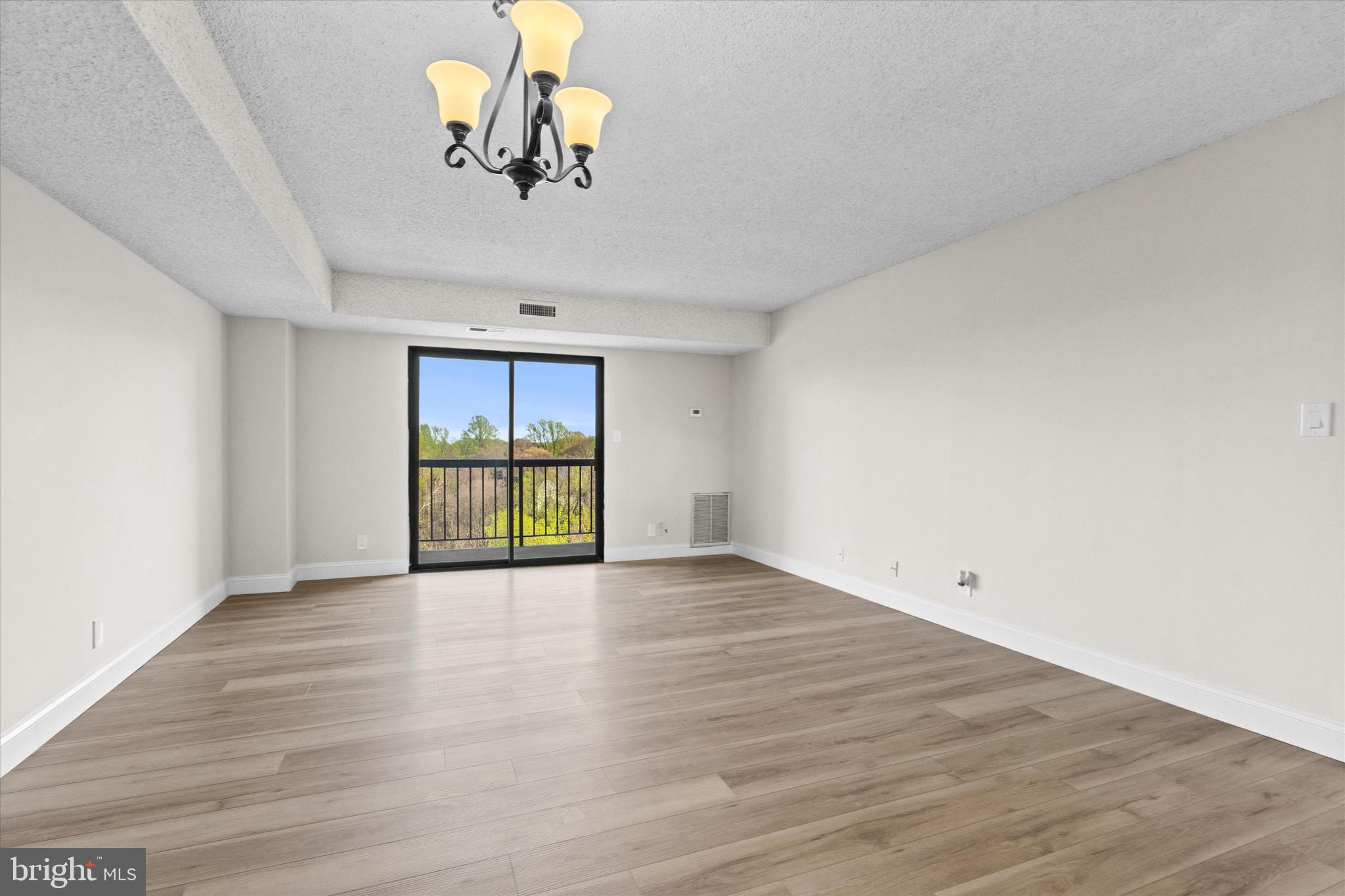 3800 POWELL LANE 905