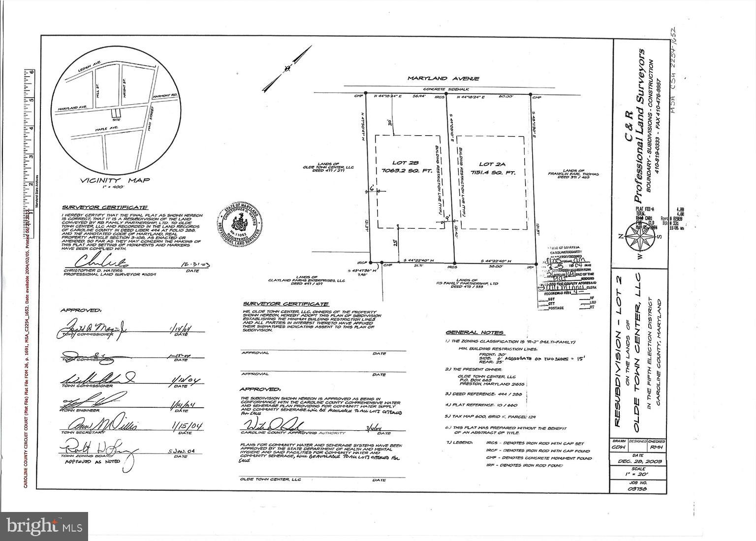 Main image without alt text