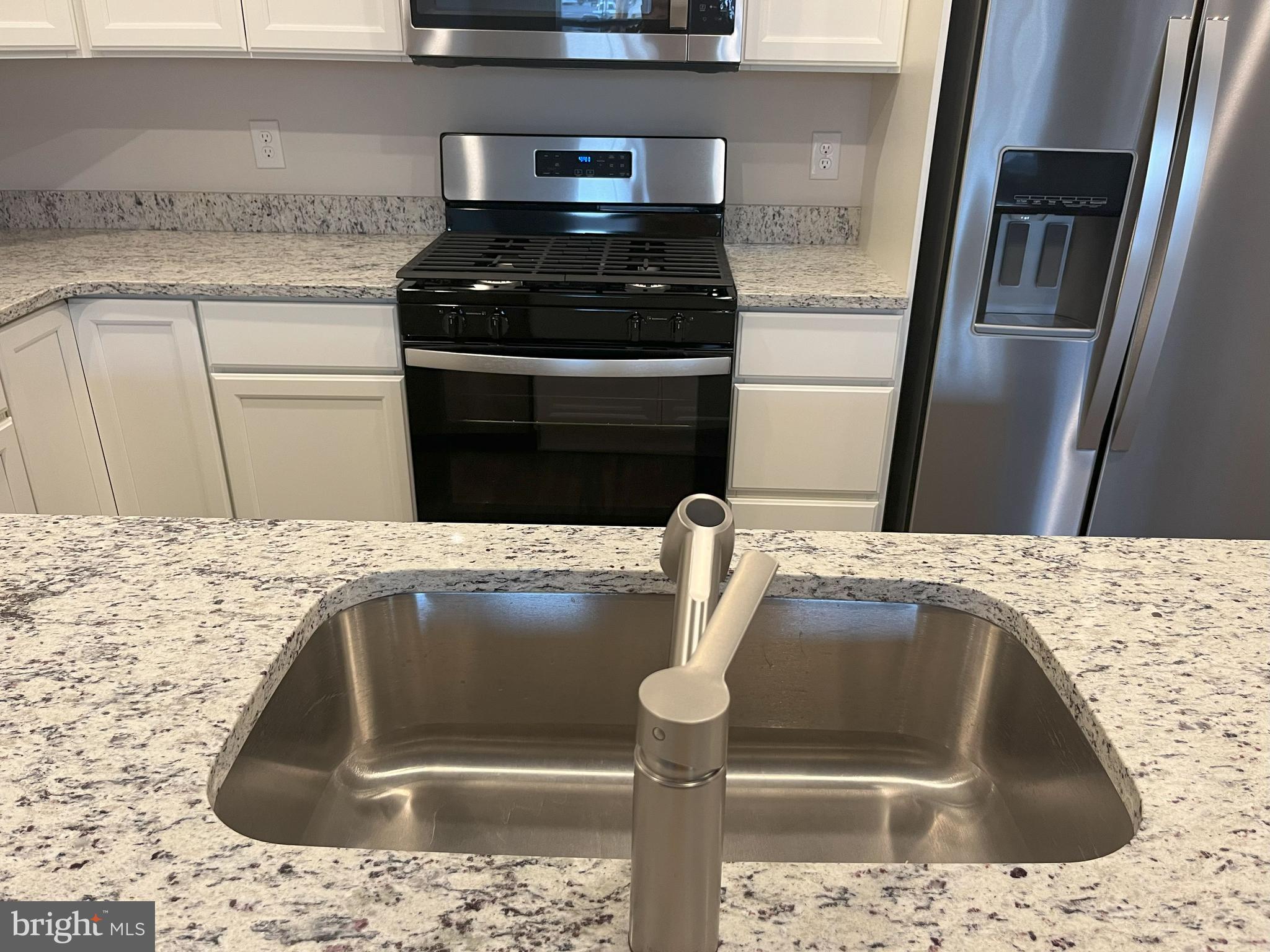 RIVER PIONTE - Residential Lease