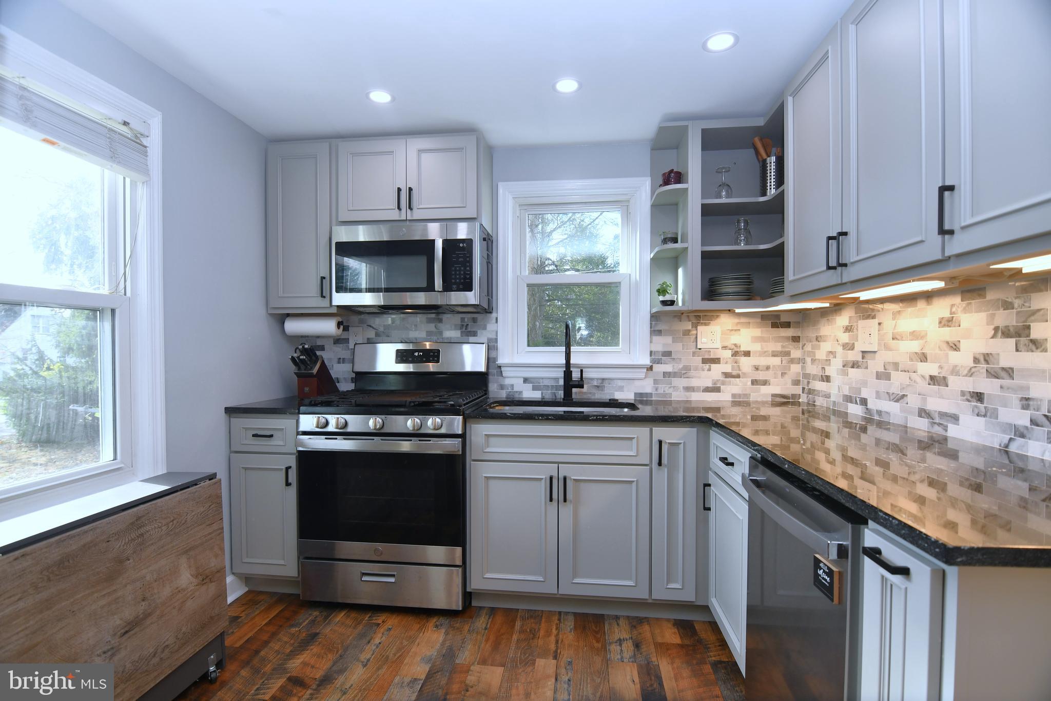 MOUNTAIN VIEW - Residential