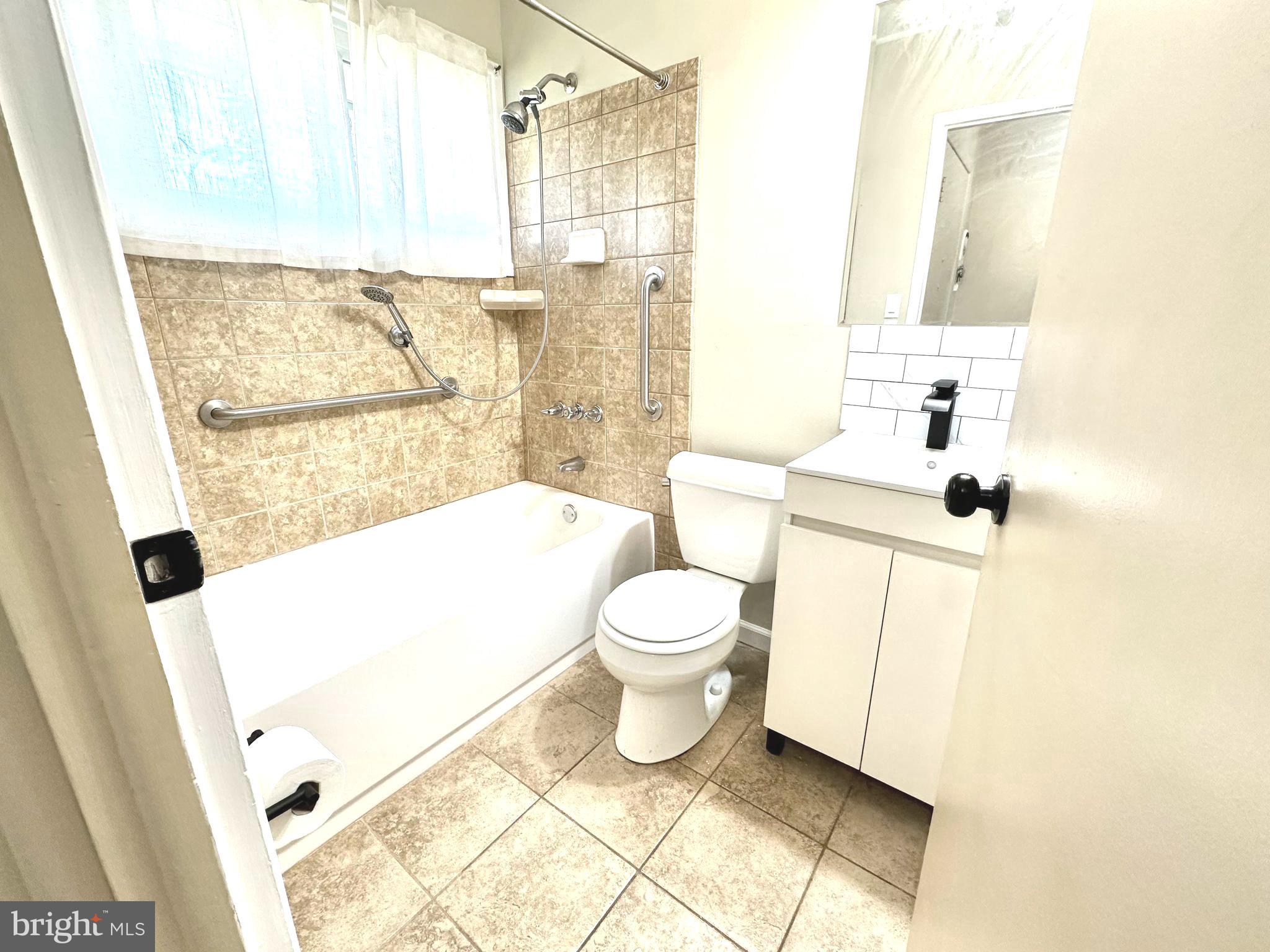 GOLDENRIDGE - Residential Lease