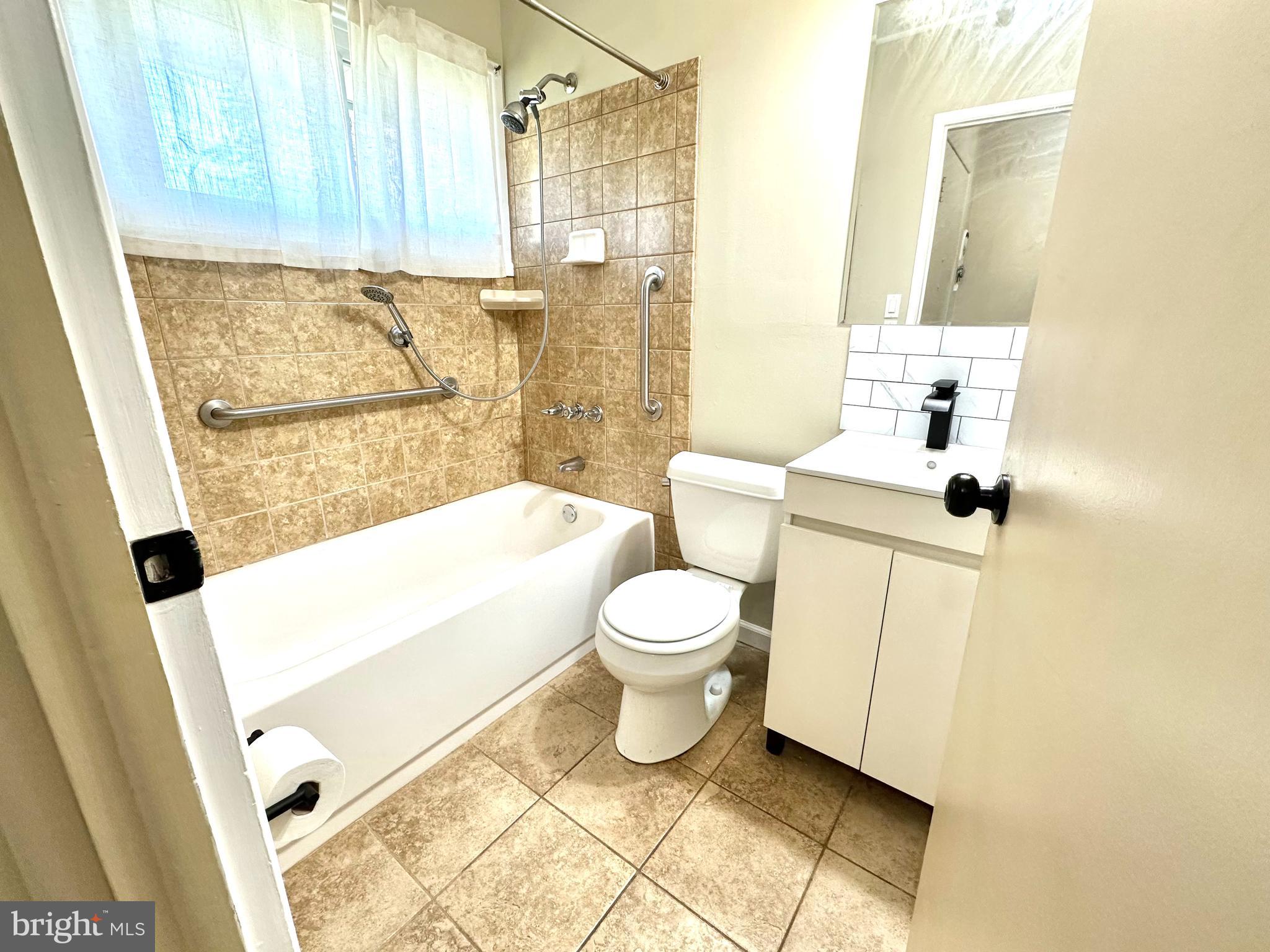 GOLDENRIDGE - Residential Lease