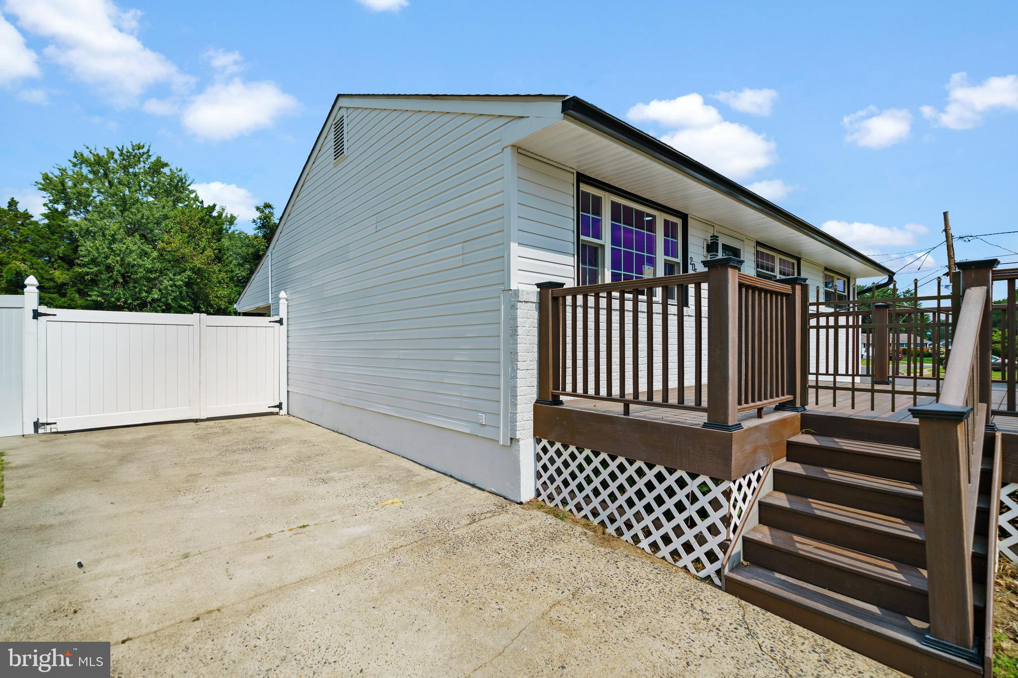 205 S GARDEN BOULEVARD