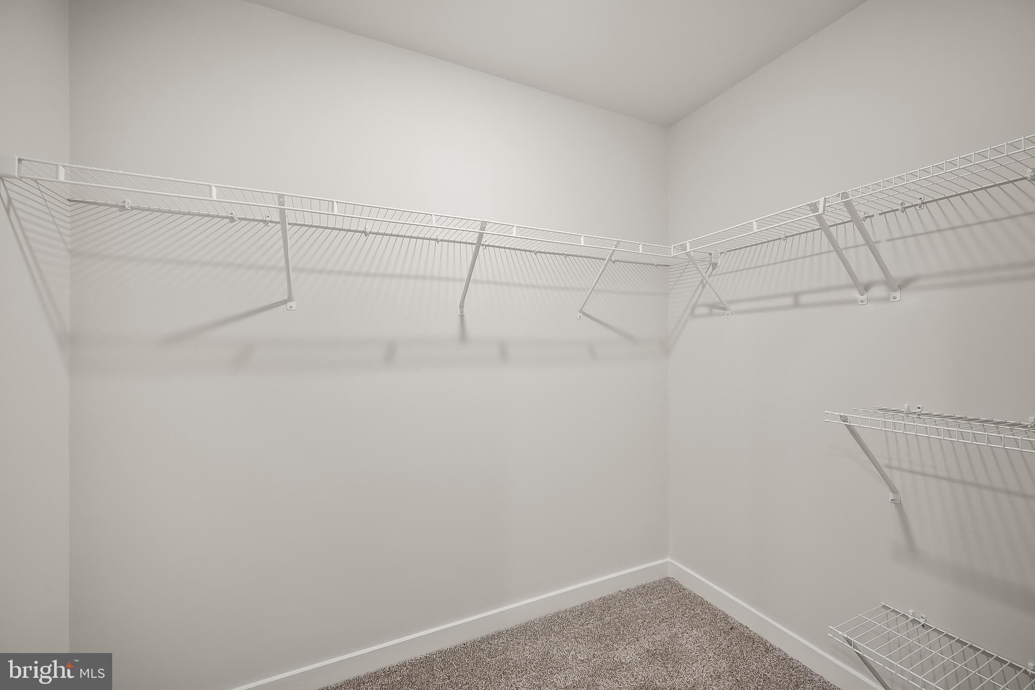 RIVERPOINTE - Residential