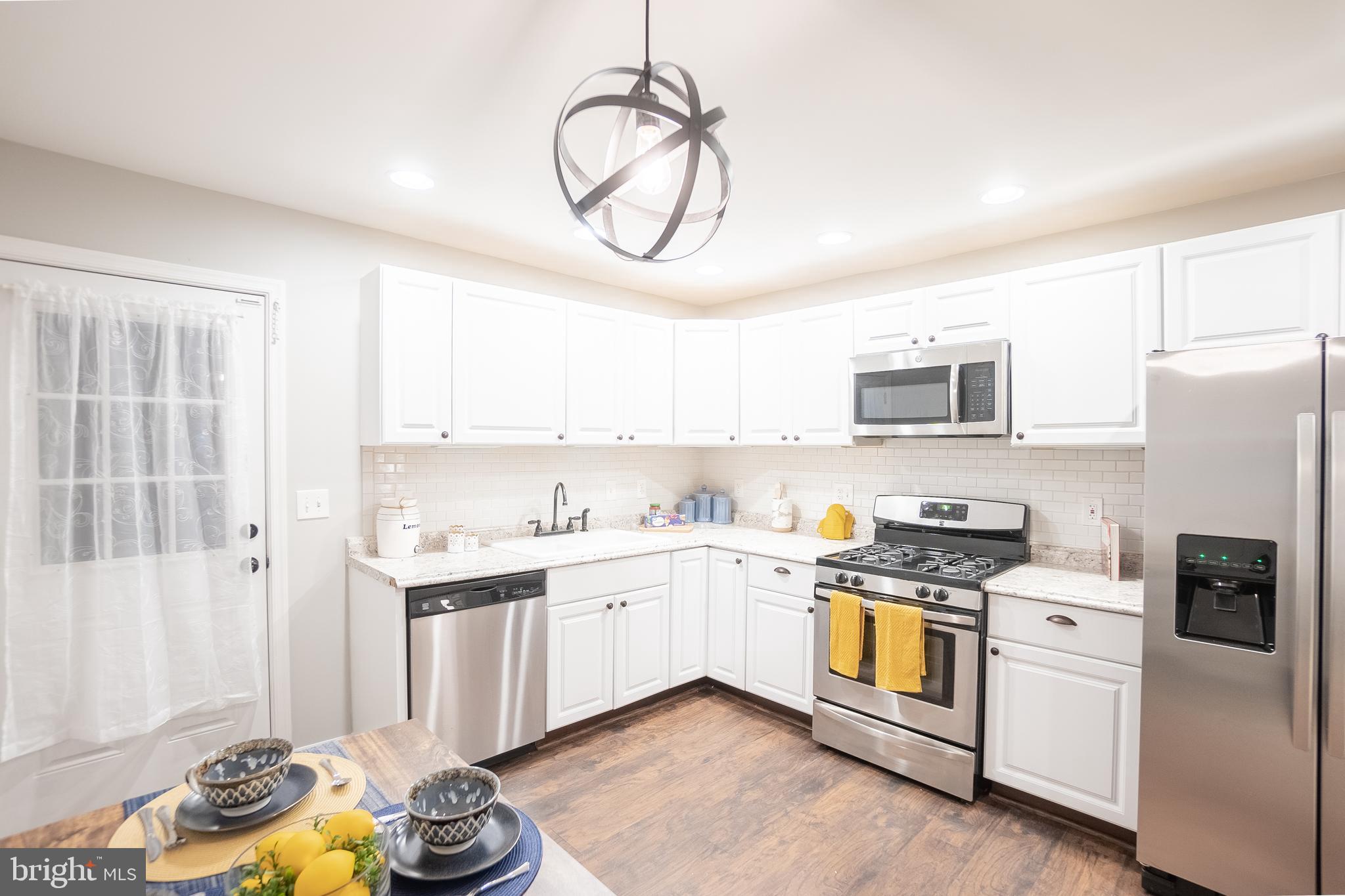 YORKSHIRE VILLAGE - Residential