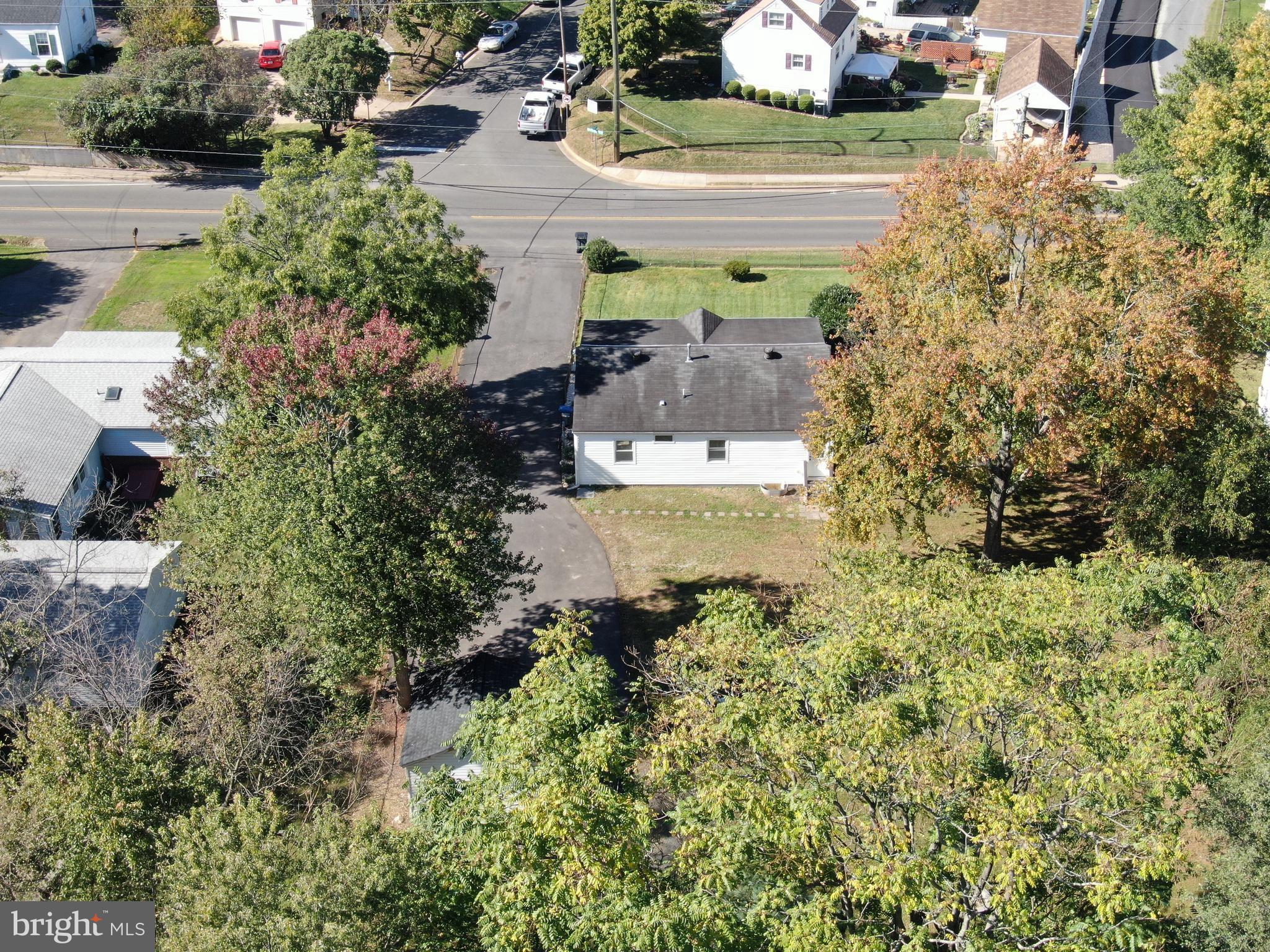 YORKSHIRE VILLAGE - Residential