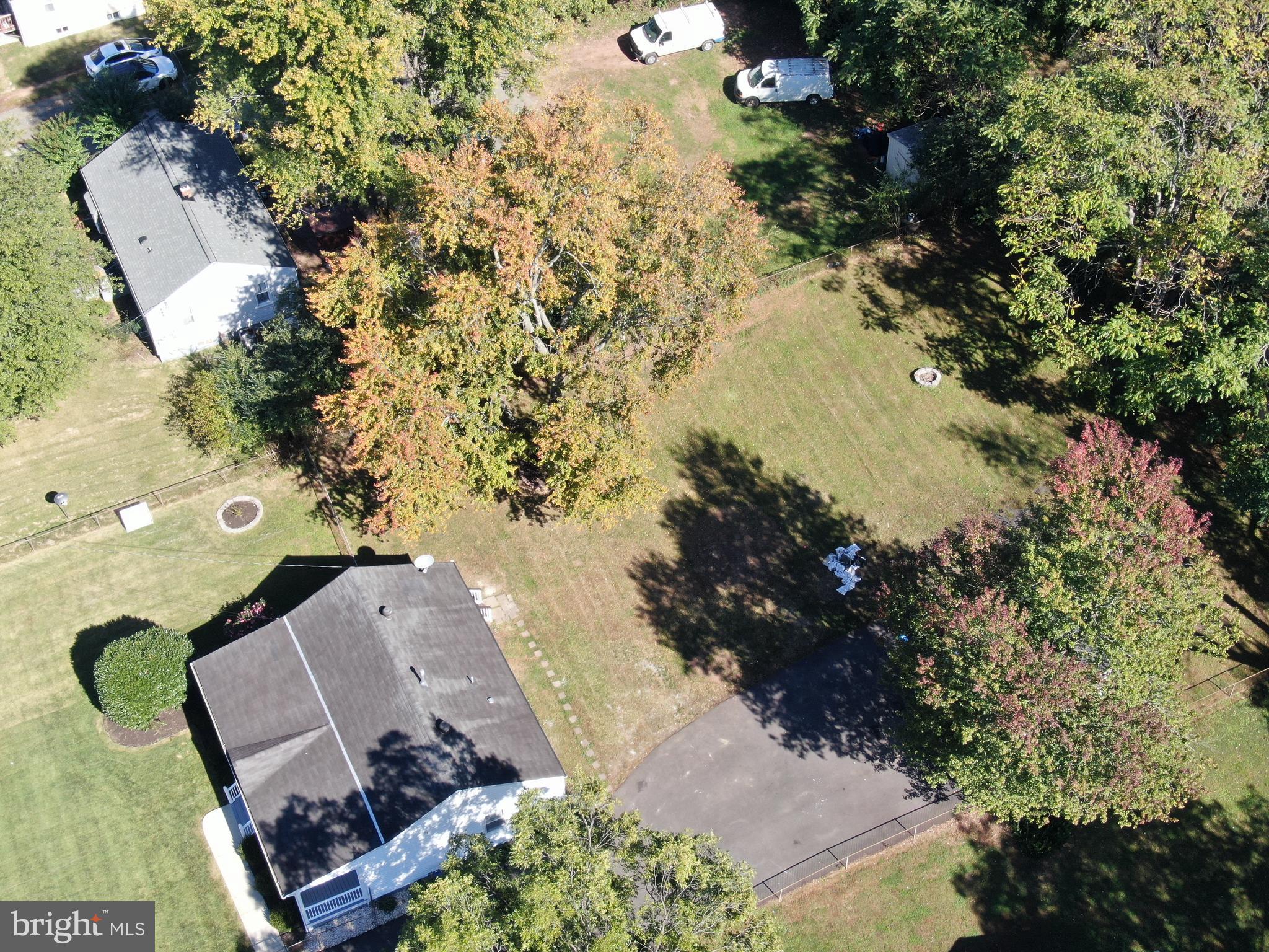 YORKSHIRE VILLAGE - Residential