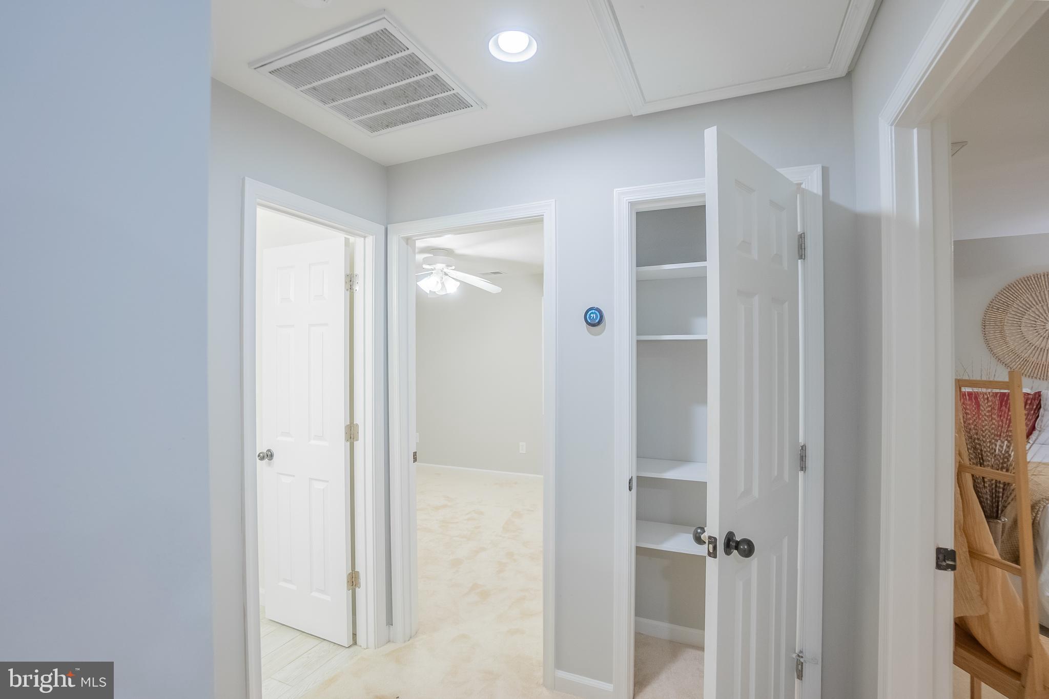 YORKSHIRE VILLAGE - Residential