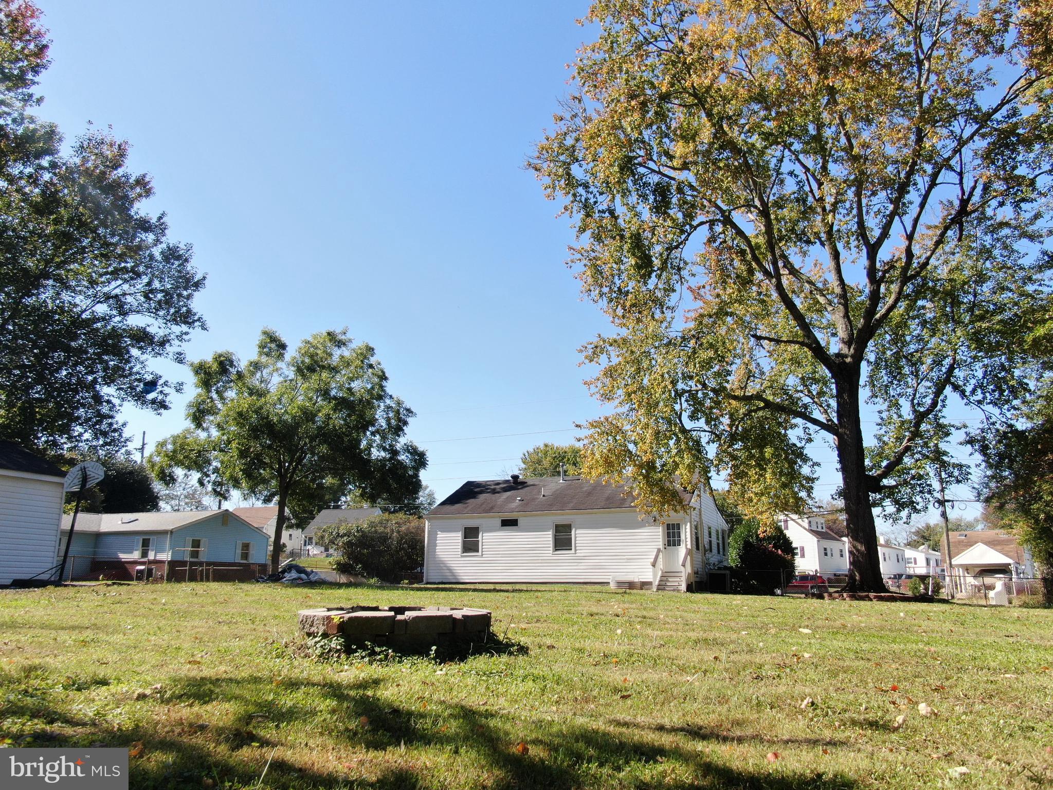 YORKSHIRE VILLAGE - Residential
