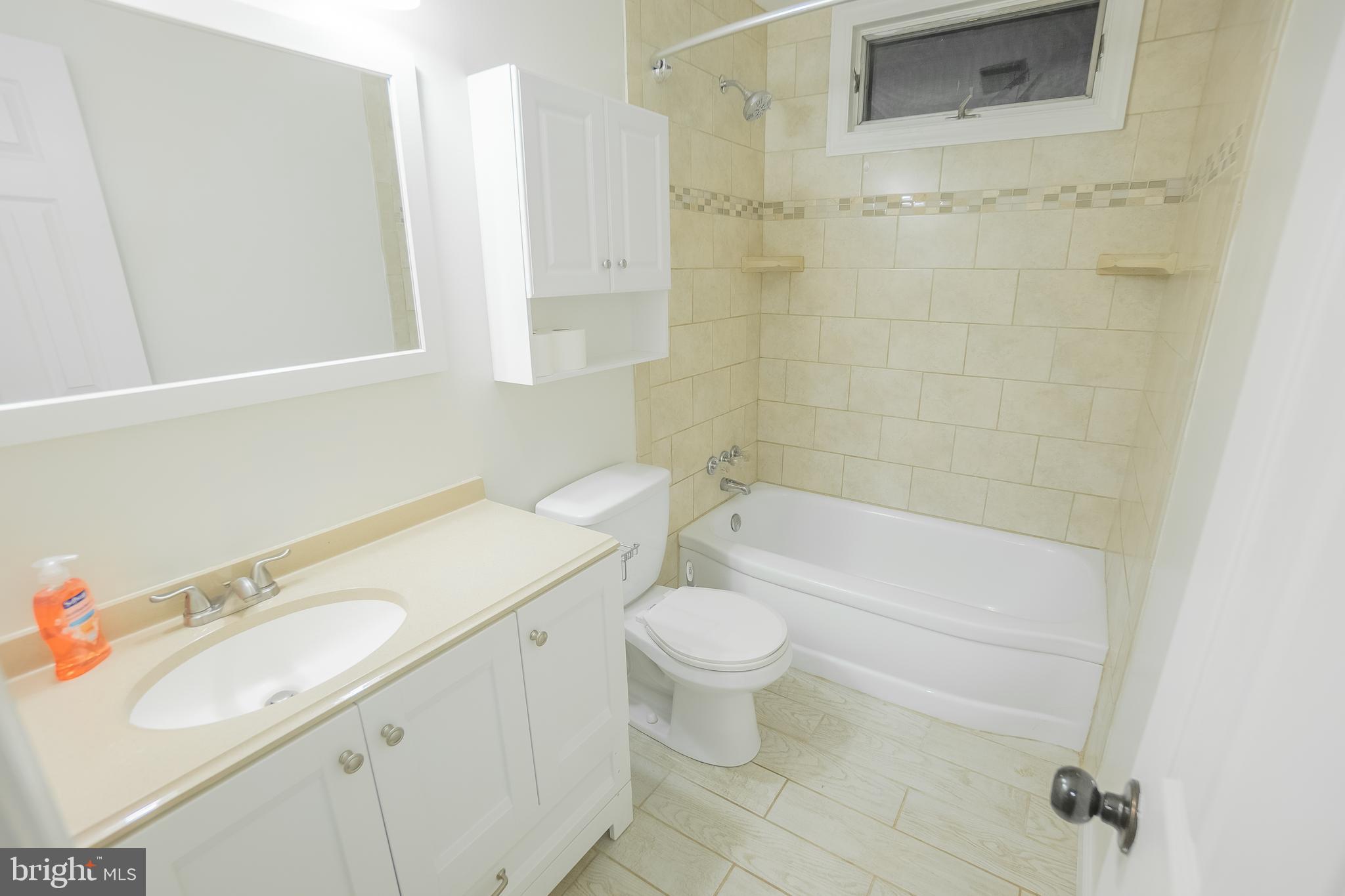 YORKSHIRE VILLAGE - Residential