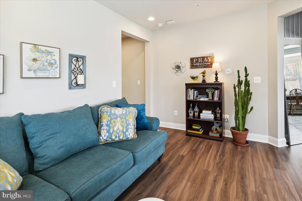 HOLLY RIDGE - Residential