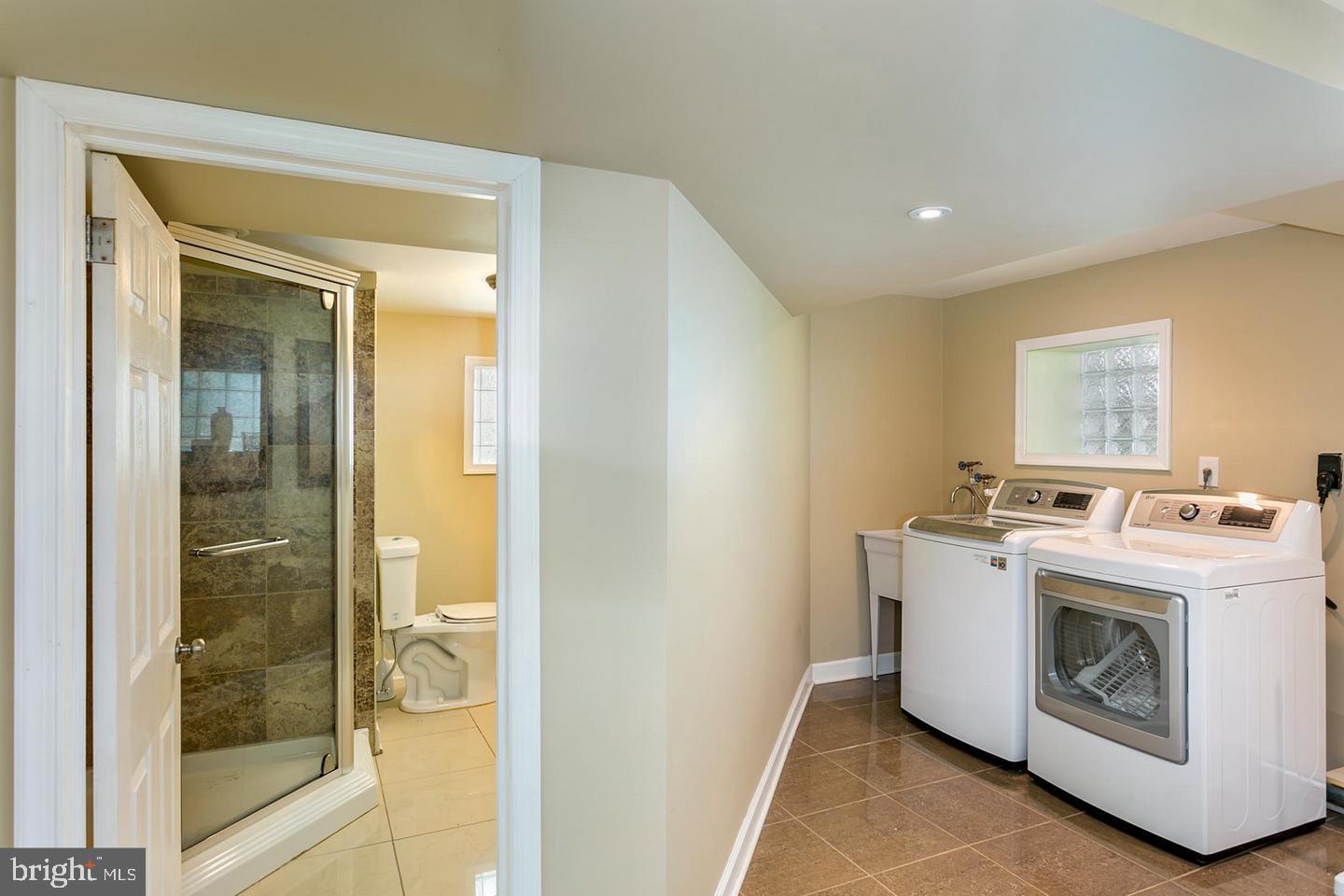 HOWARD PARK - Residential