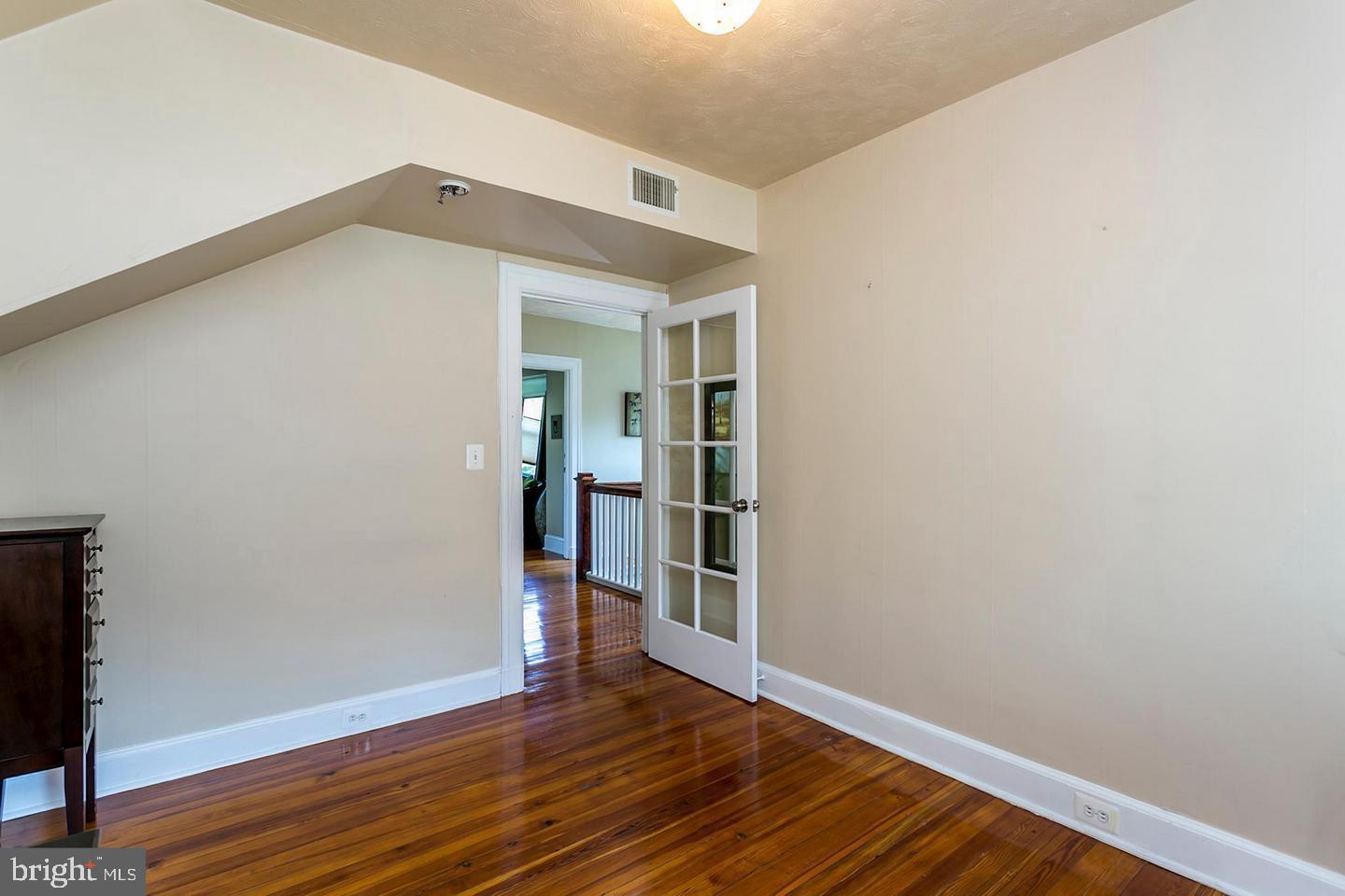 HOWARD PARK - Residential