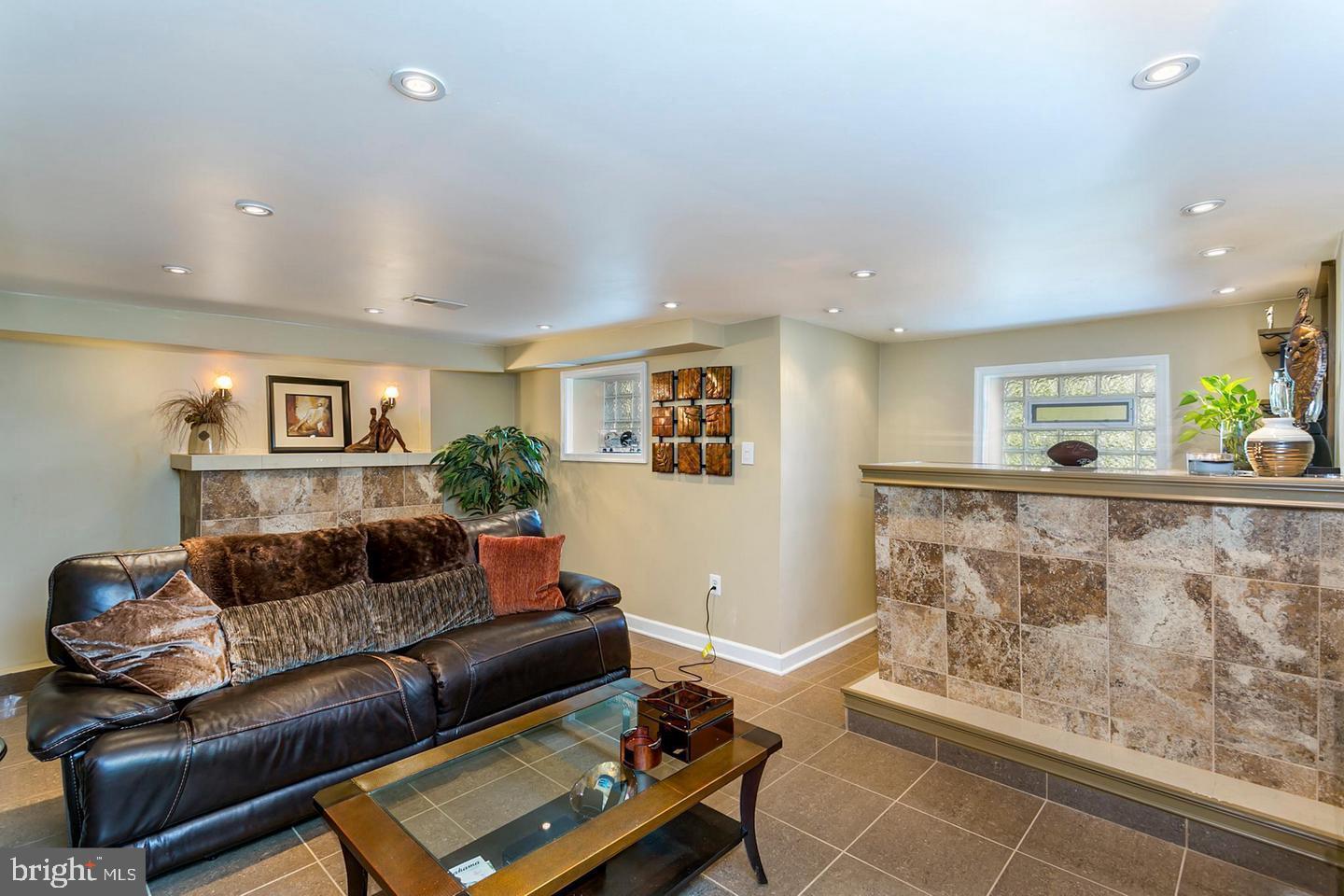 HOWARD PARK - Residential