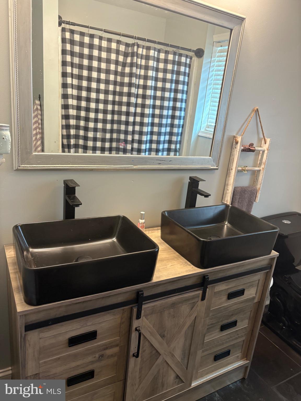 OLIVER BEACH - Residential