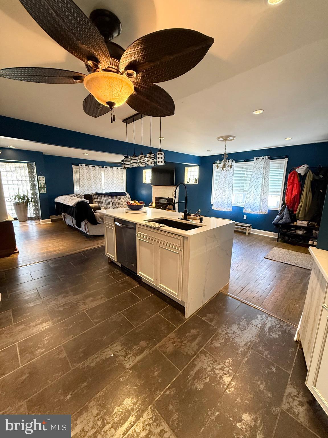 OLIVER BEACH - Residential