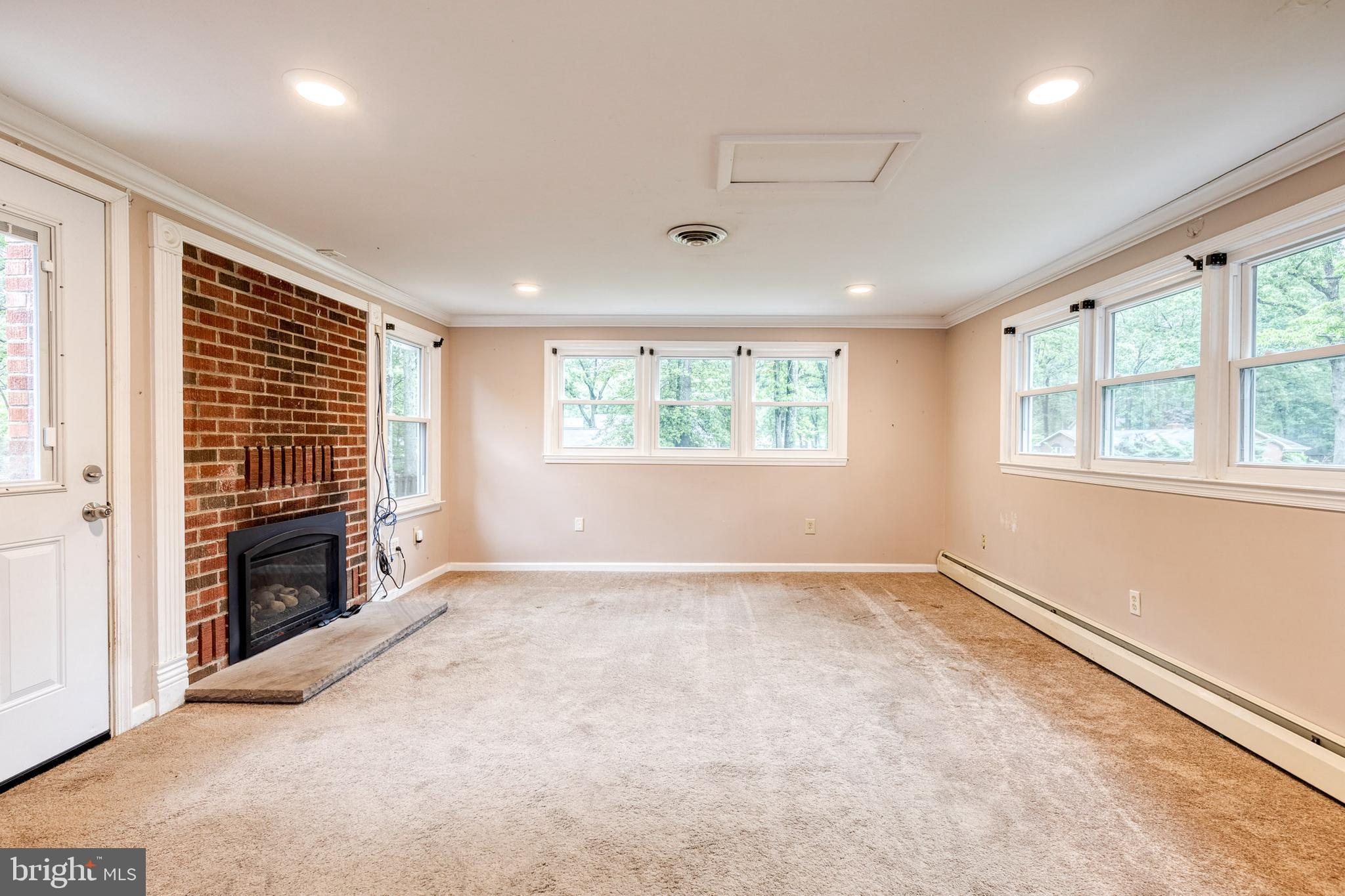 SYLVAN VIEW ON MAGOTHY - Residential