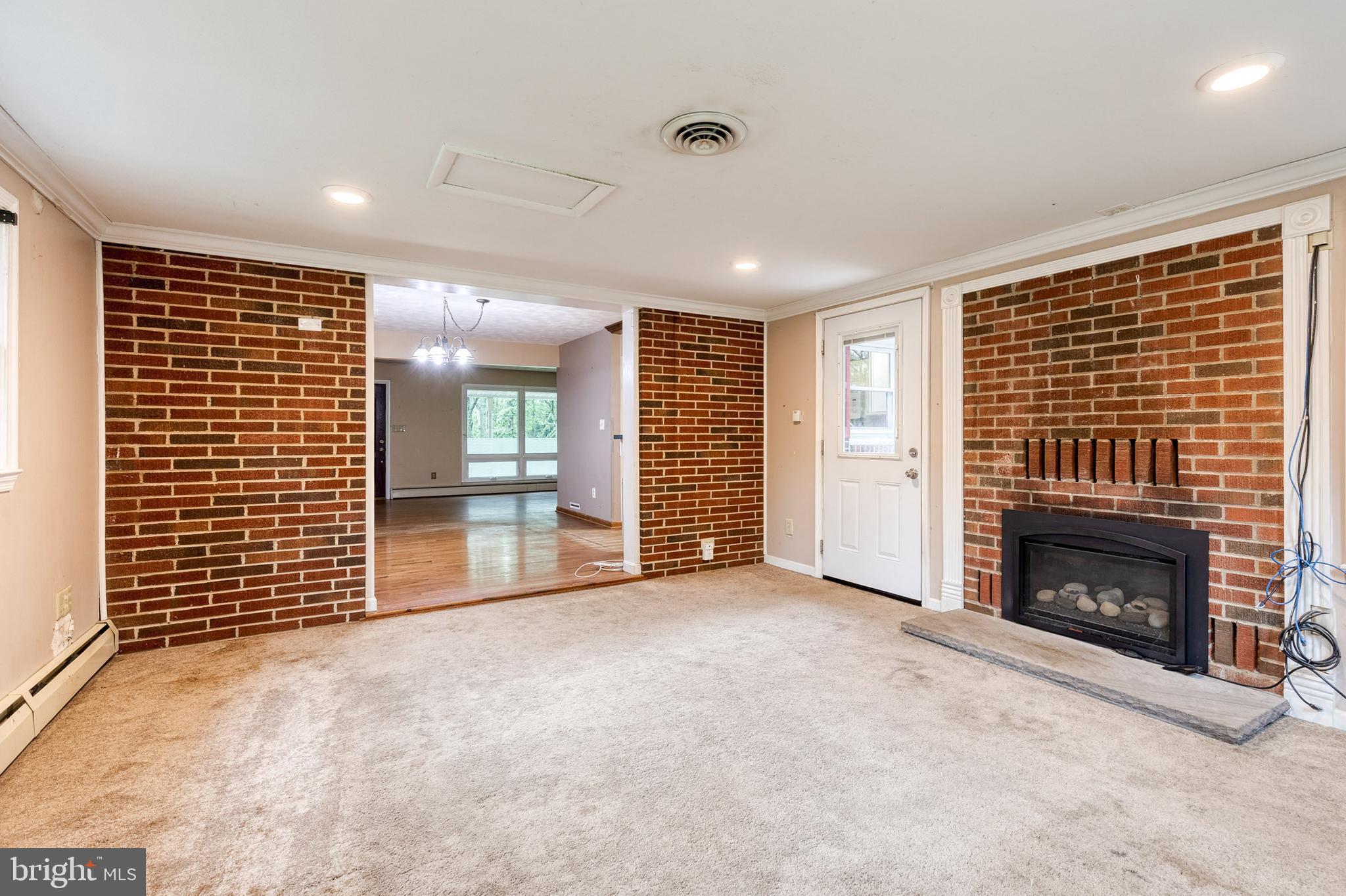 SYLVAN VIEW ON MAGOTHY - Residential