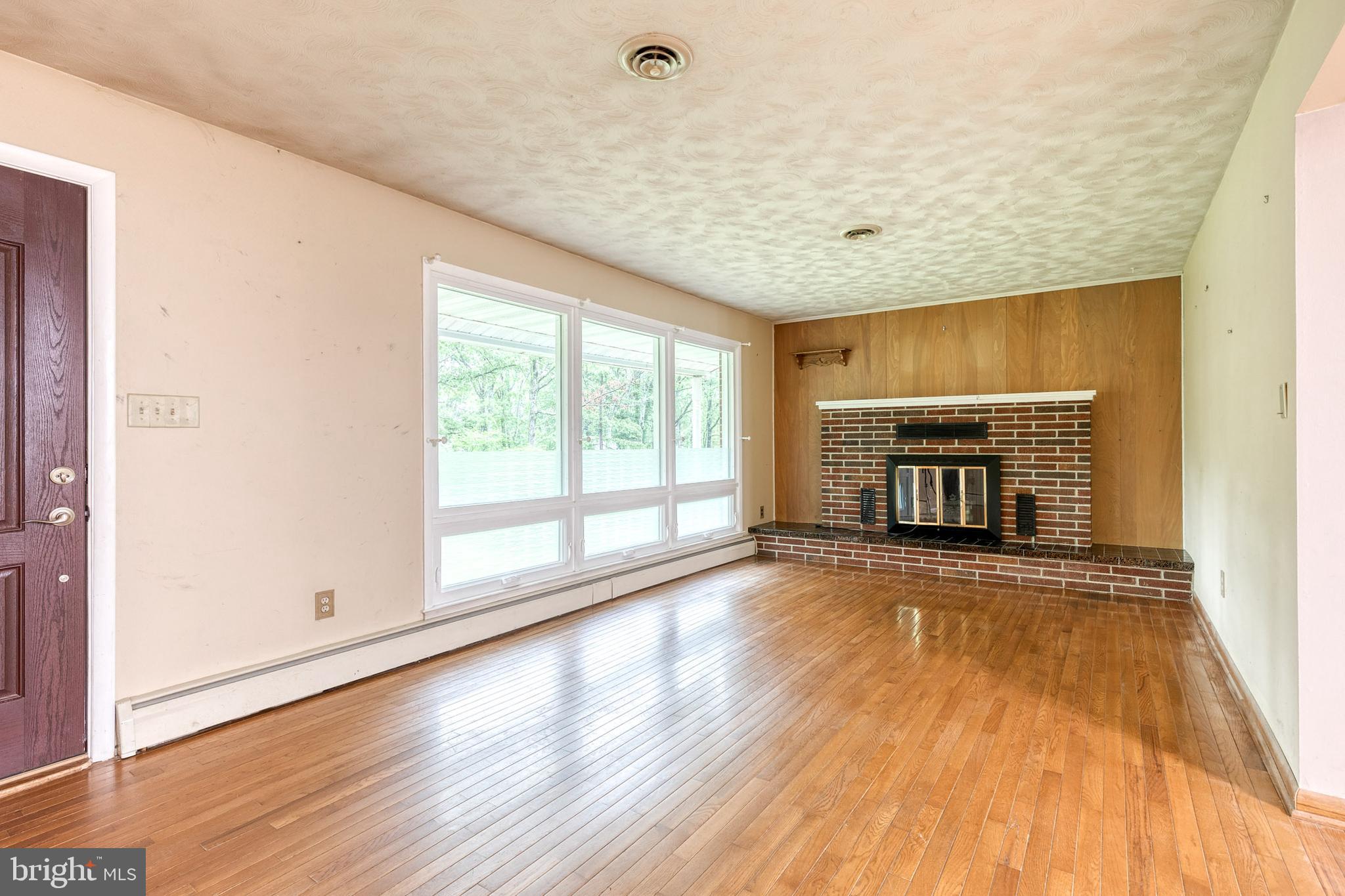 407 STATELY DRIVE