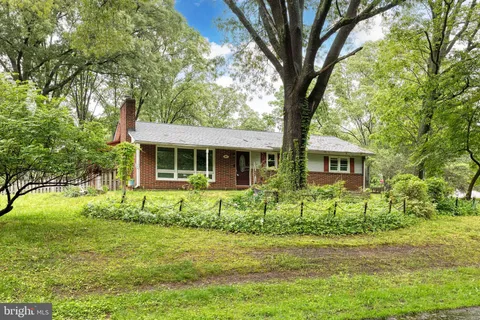 407 Stately Drive, Pasadena, MD MLS: MDAA2114316