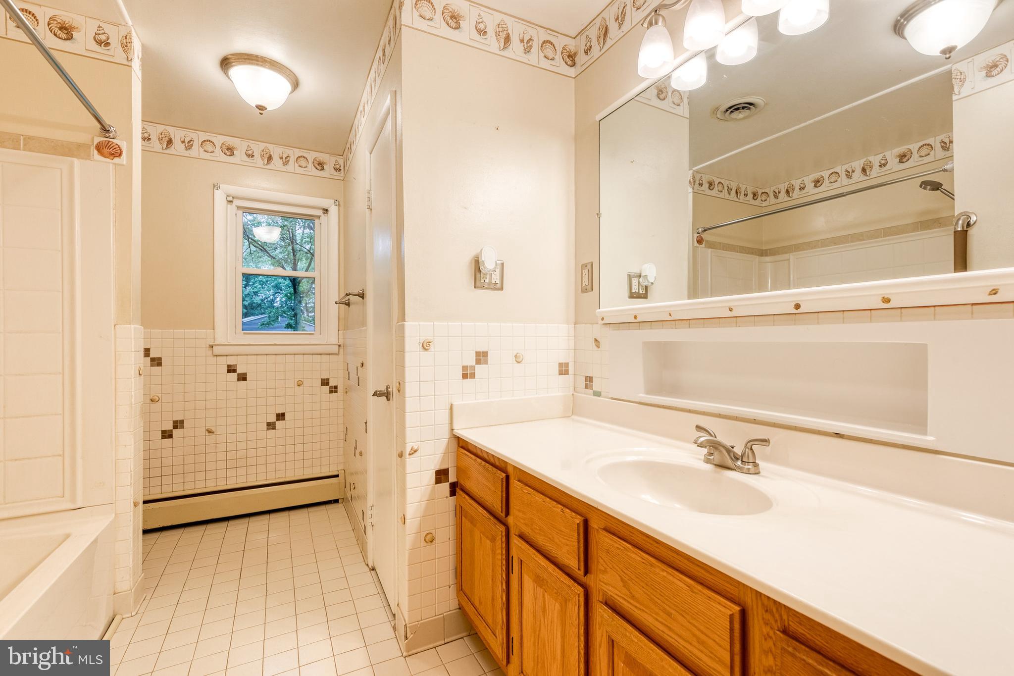 SYLVAN VIEW ON MAGOTHY - Residential