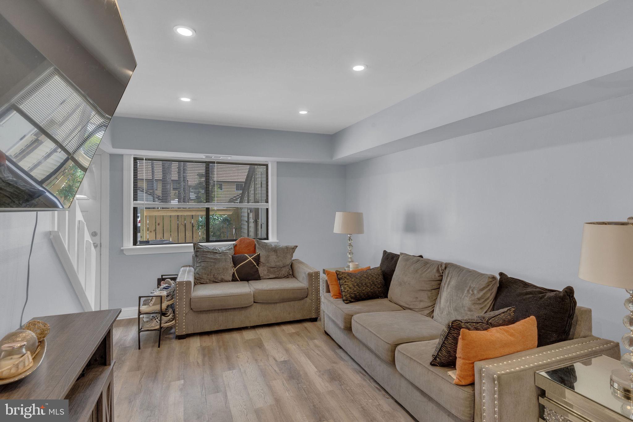 2501 OLEANDER COURT