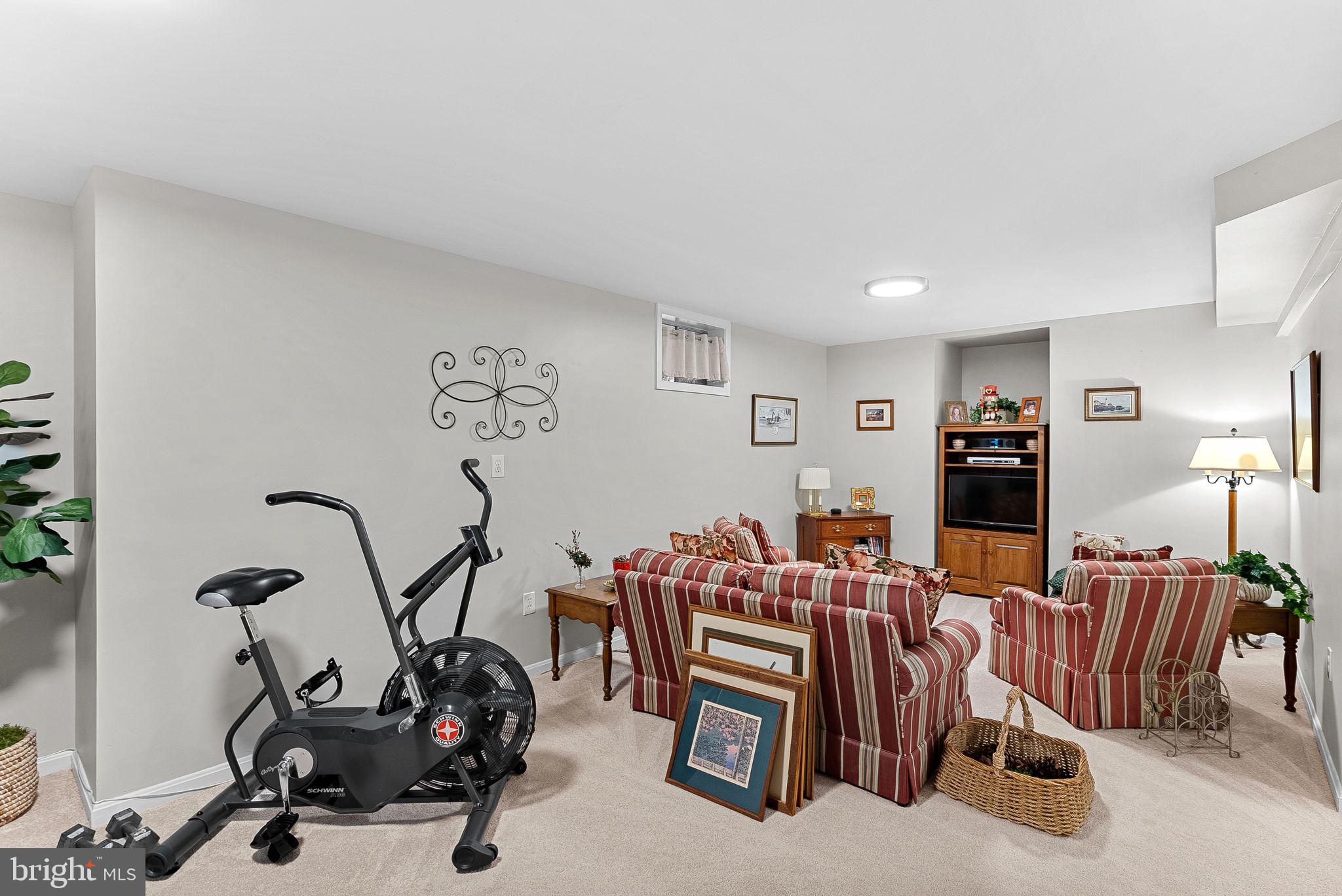 VILLAGES AT ROUND HILL - Residential