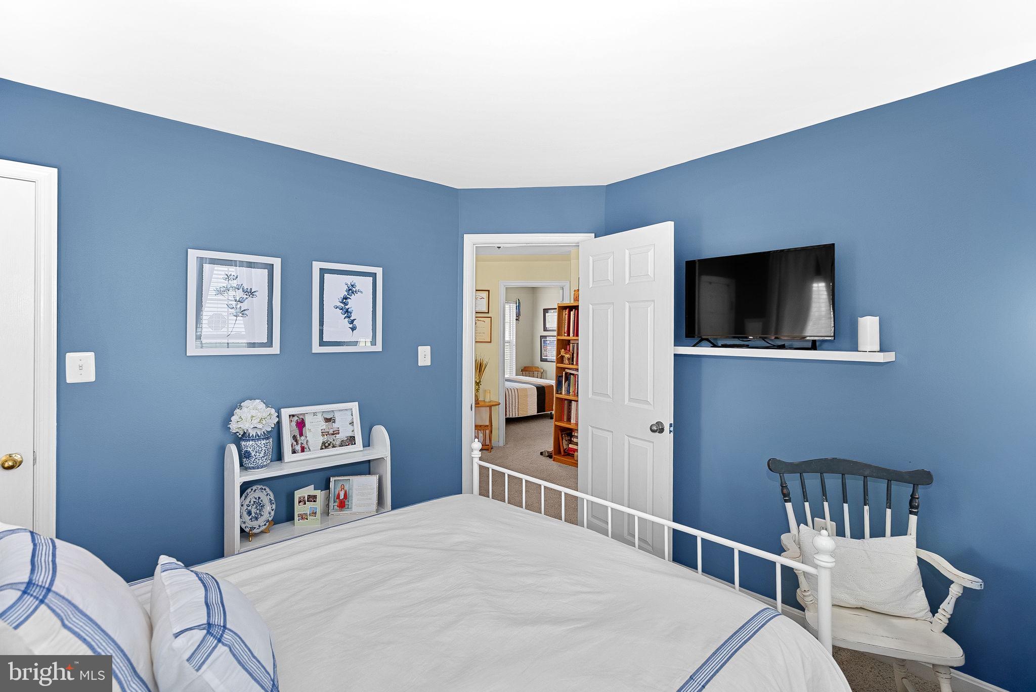 VILLAGES AT ROUND HILL - Residential