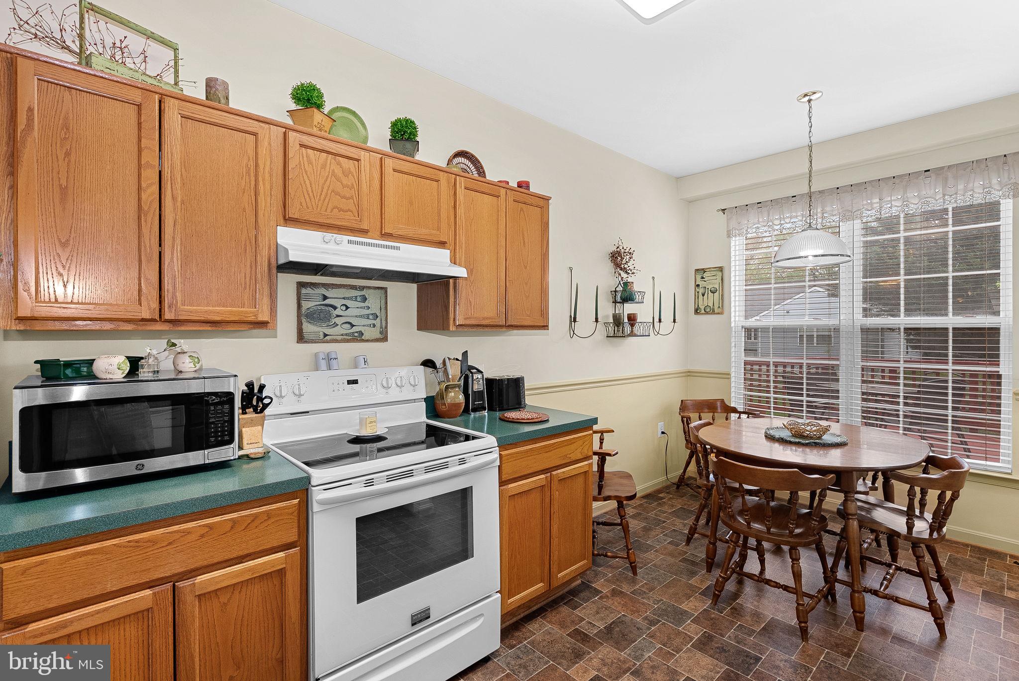 VILLAGES AT ROUND HILL - Residential