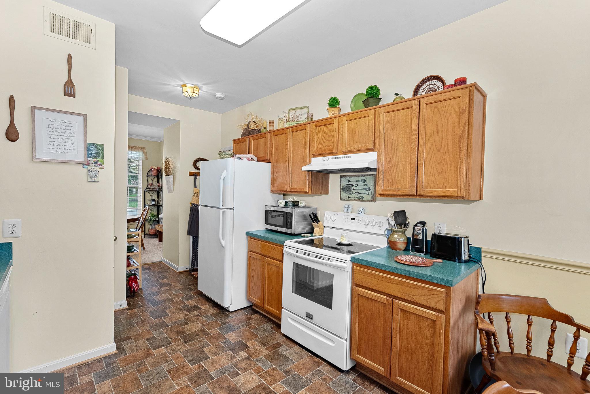 VILLAGES AT ROUND HILL - Residential