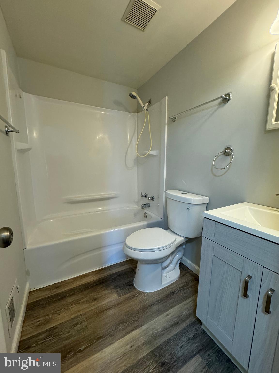 NATHANS HILL - Residential Lease