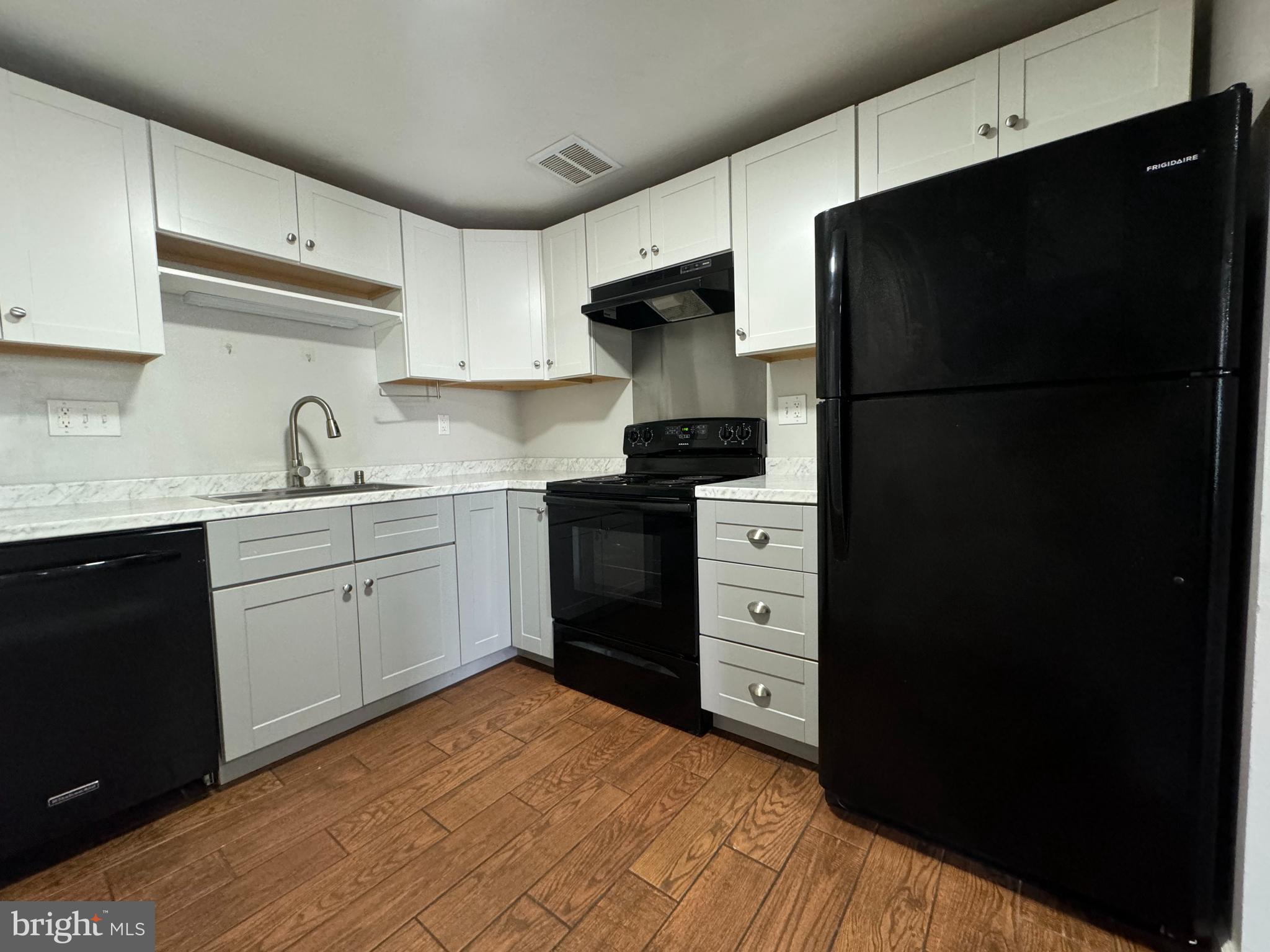 NATHANS HILL - Residential Lease