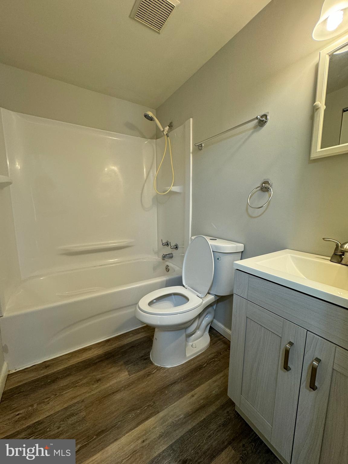 NATHANS HILL - Residential Lease