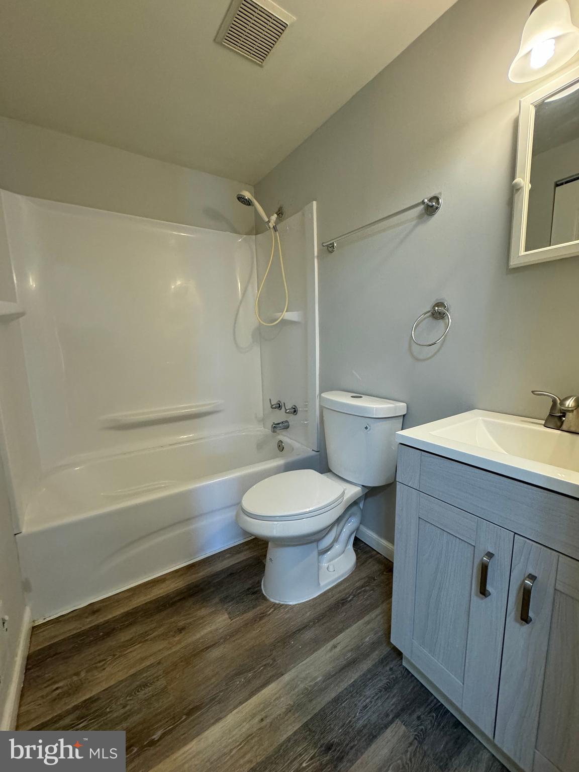 NATHANS HILL - Residential Lease