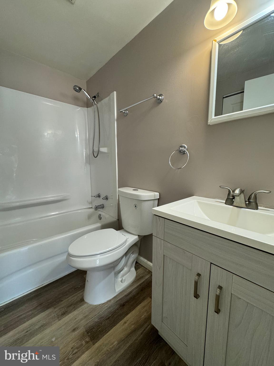 NATHANS HILL - Residential Lease