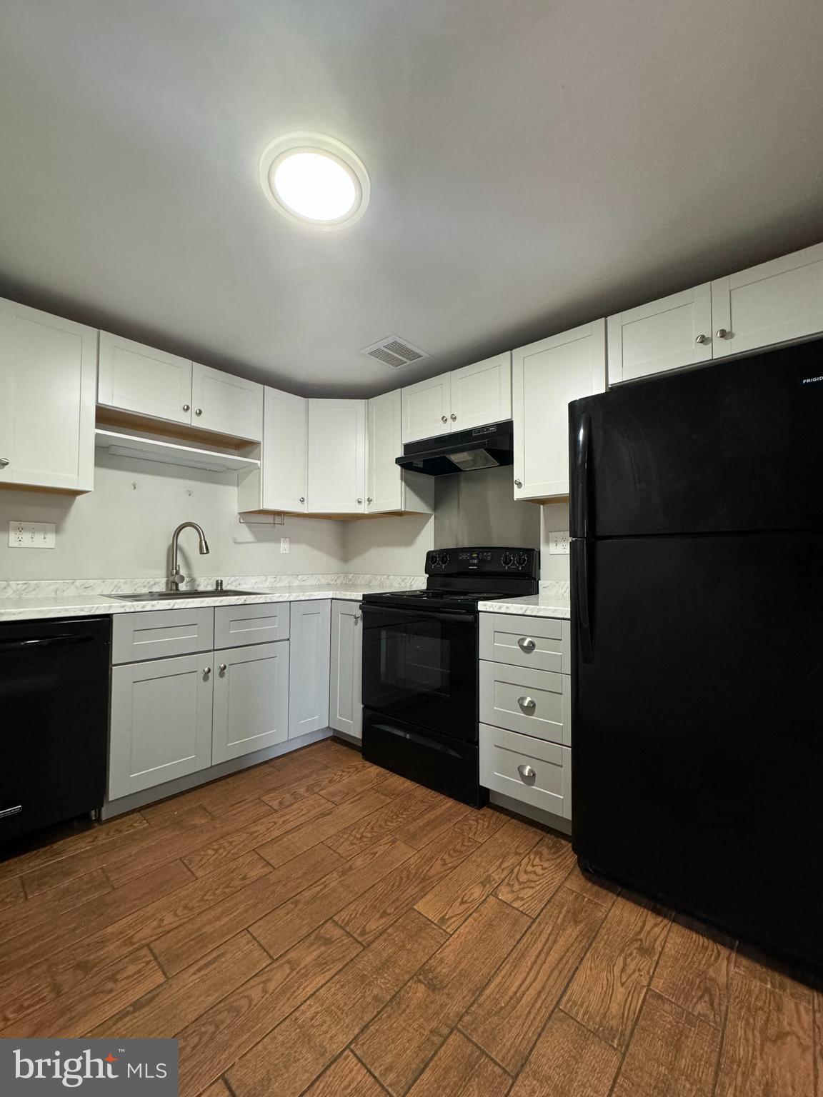 NATHANS HILL - Residential Lease